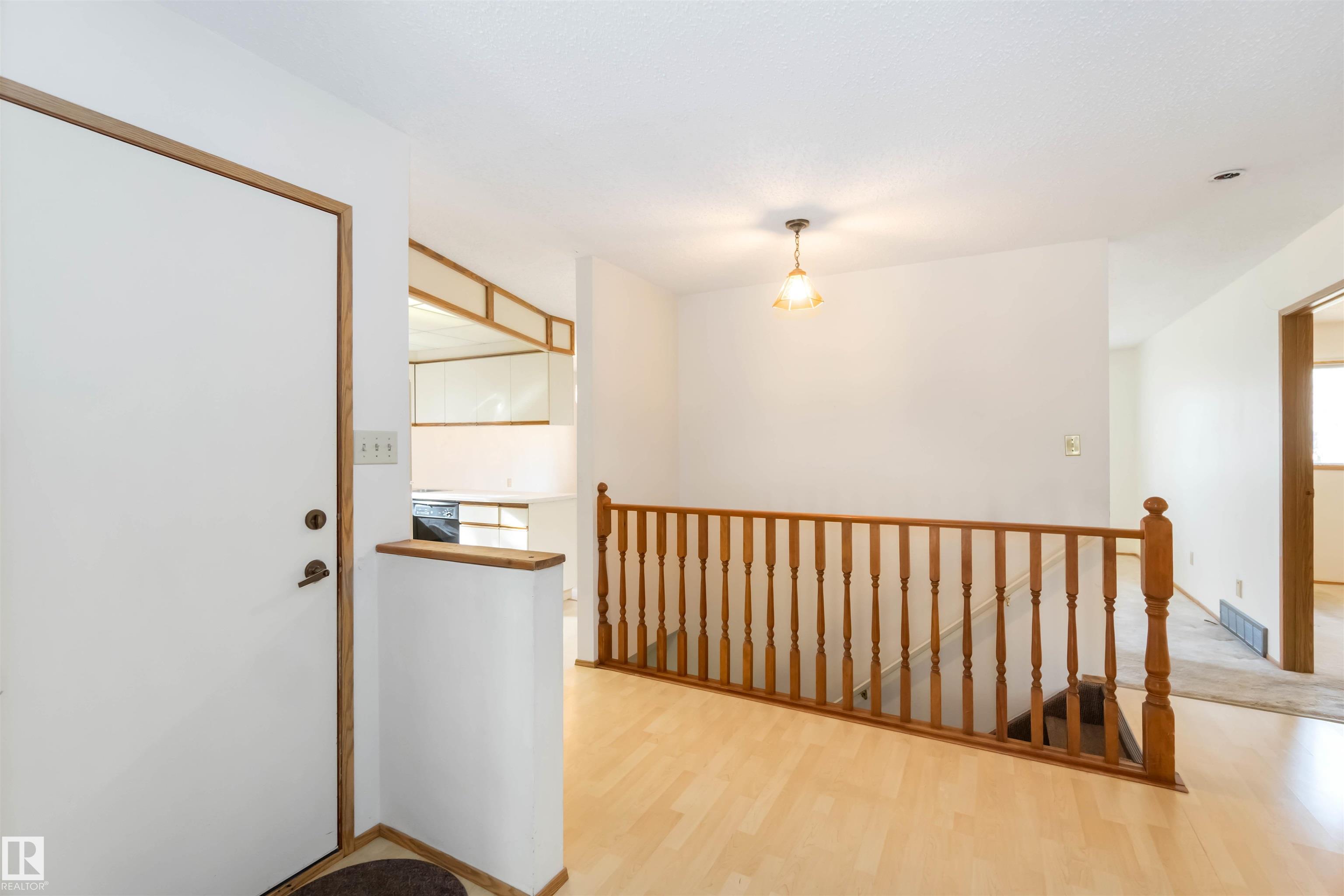 Photo 8 at 223 Oeming Road NW, Bulyea Heights, Edmonton