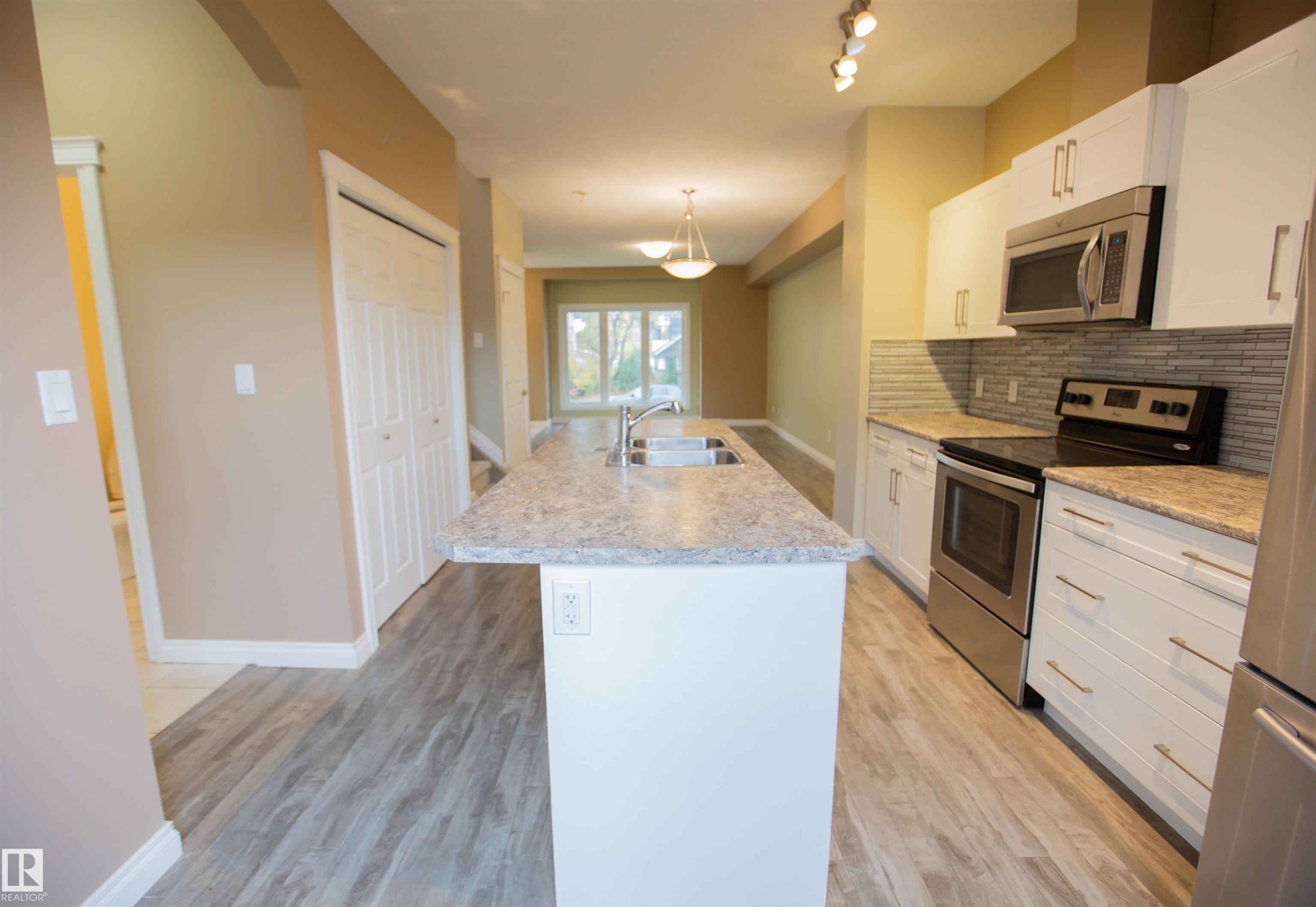 Photo 7 at 11213 125 Street NW, Inglewood, Edmonton