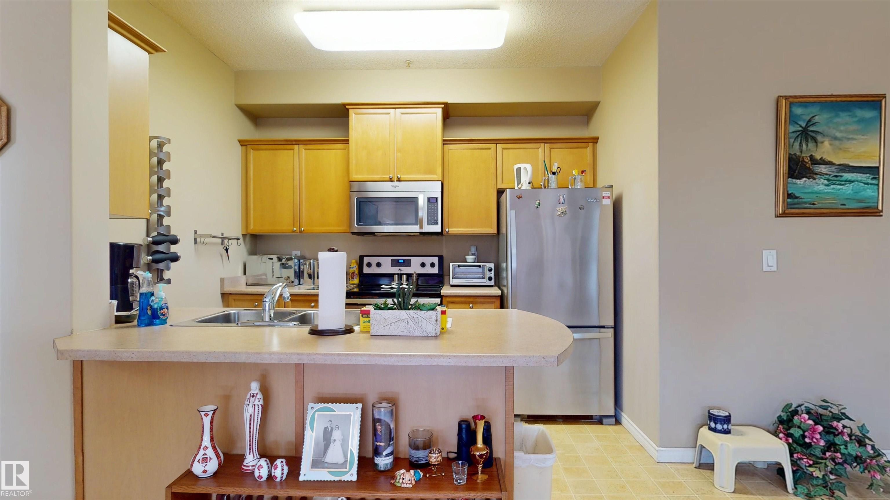 Photo 10 at 227 - 16807 100 Avenue NW, Glenwood, Edmonton