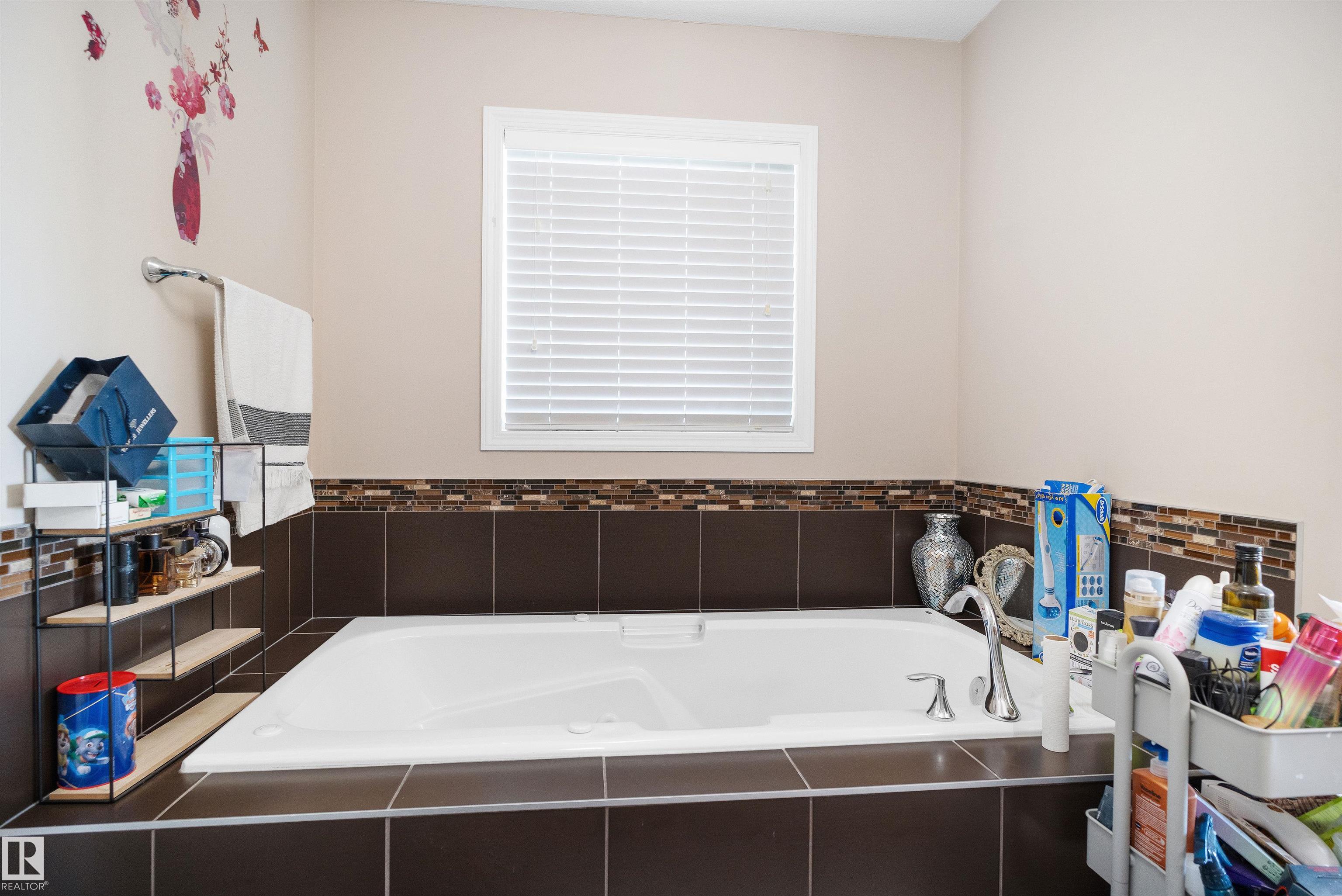 Photo 32 at 5628 19 Avenue SW, Walker, Edmonton