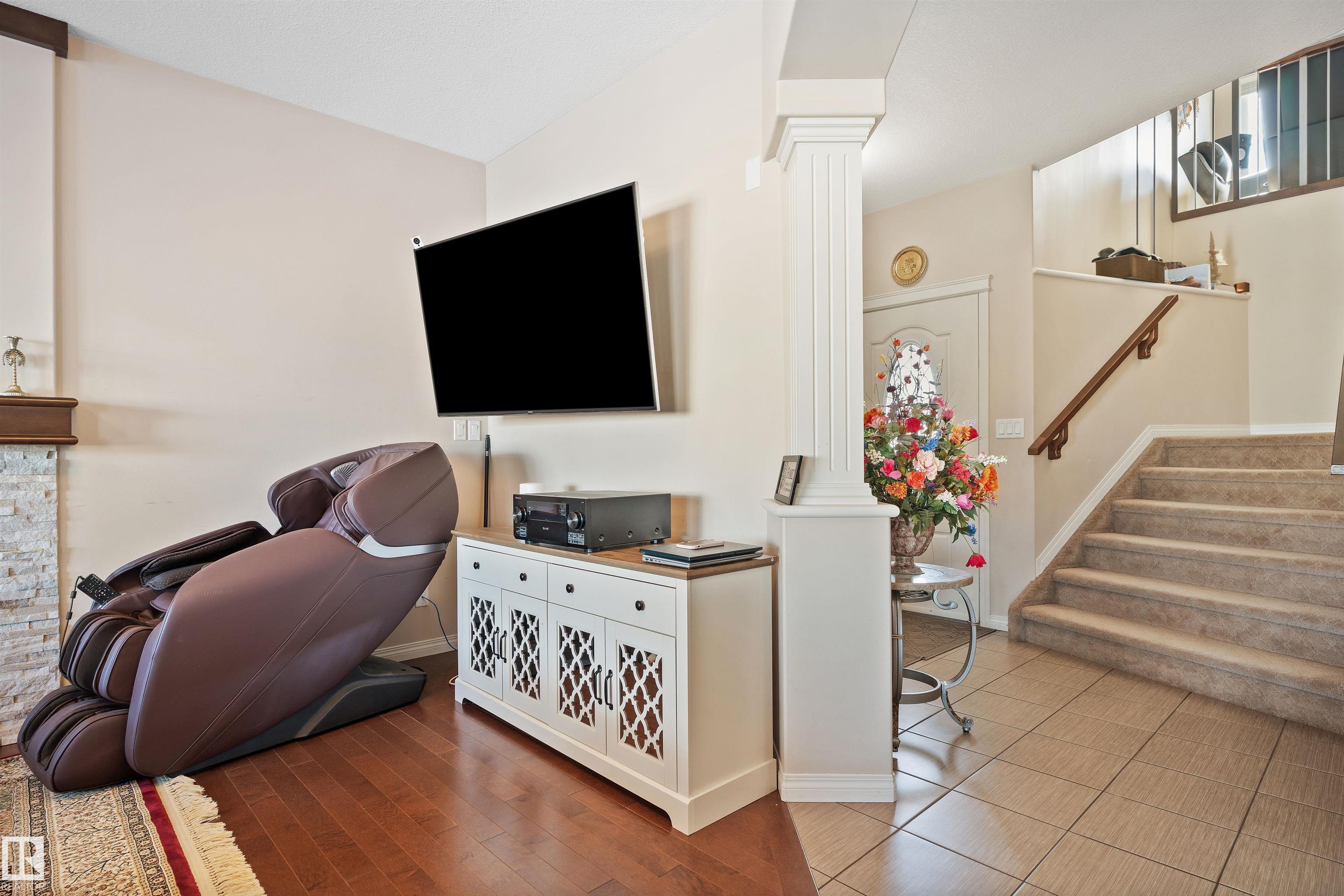 Photo 6 at 5628 19 Avenue SW, Walker, Edmonton