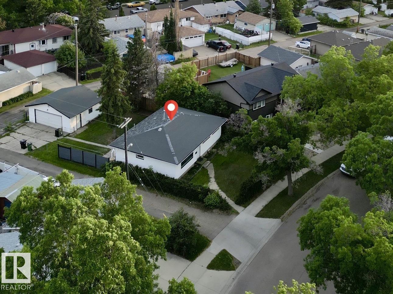 Photo 3 at 16415 106 Avenue NW, Britannia Youngstown, Edmonton