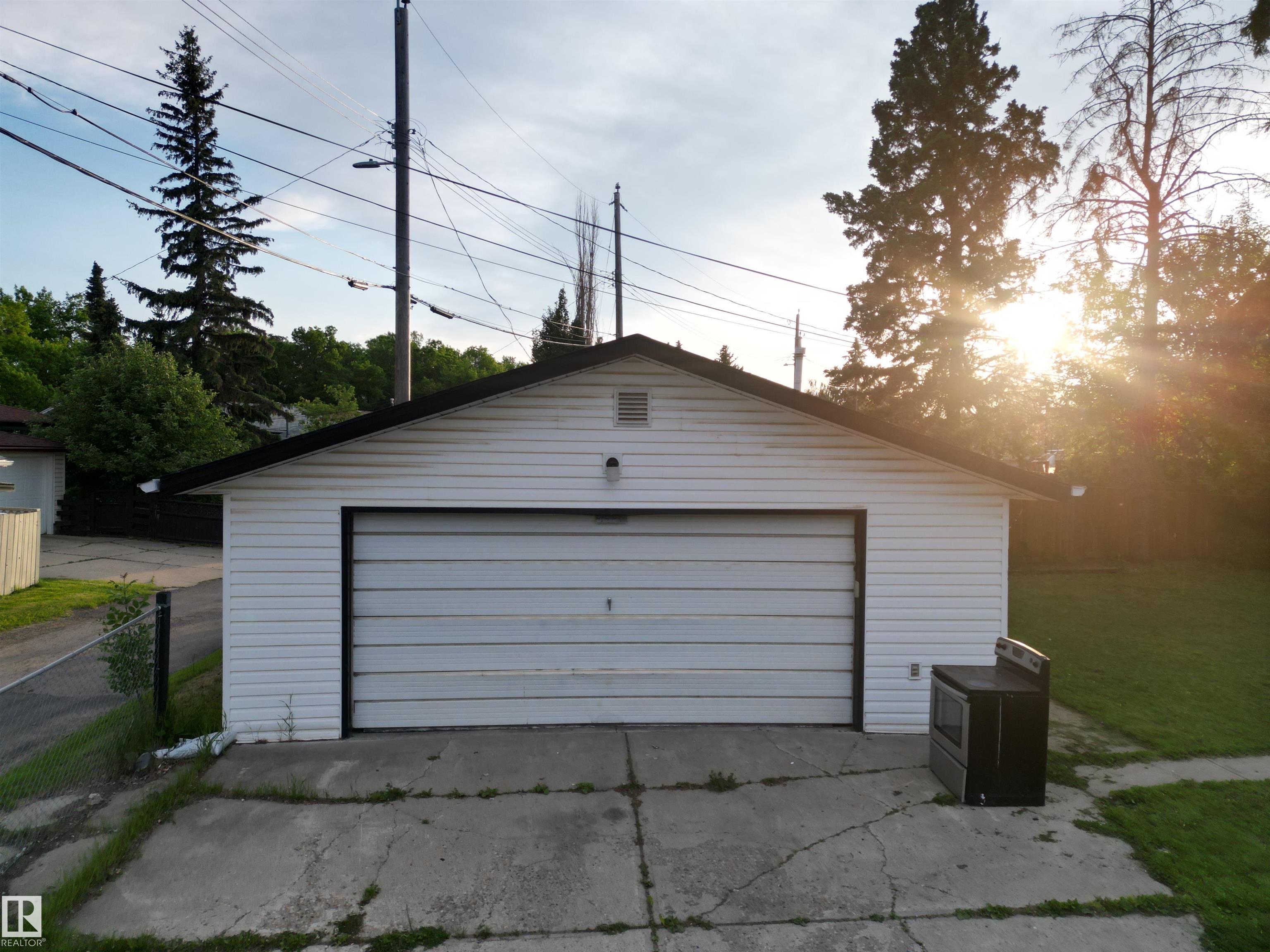 Photo 27 at 16415 106 Avenue NW, Britannia Youngstown, Edmonton