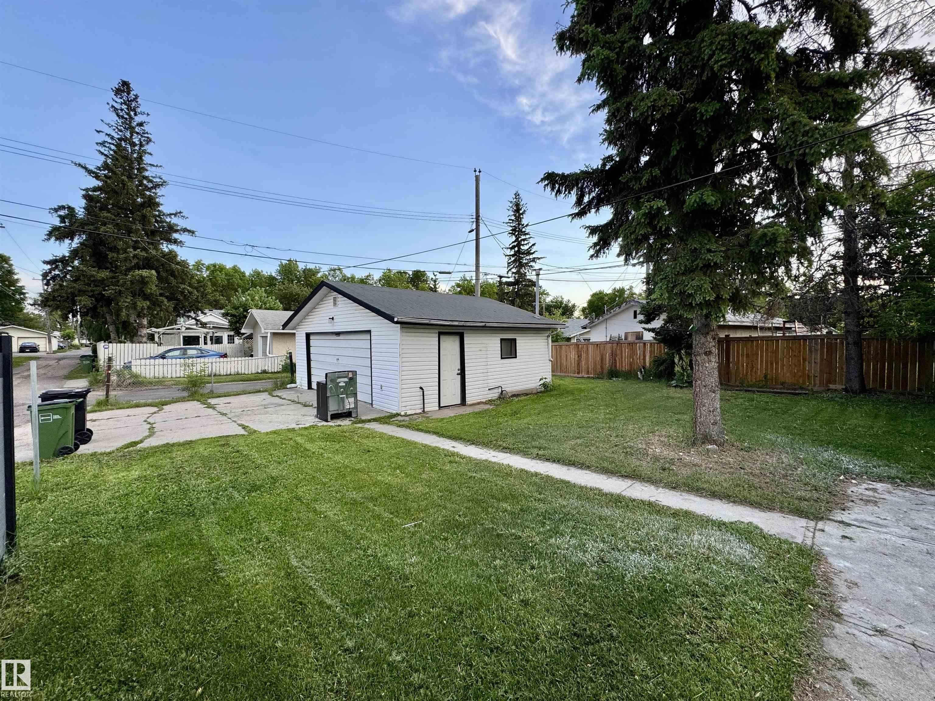 Photo 33 at 16415 106 Avenue NW, Britannia Youngstown, Edmonton