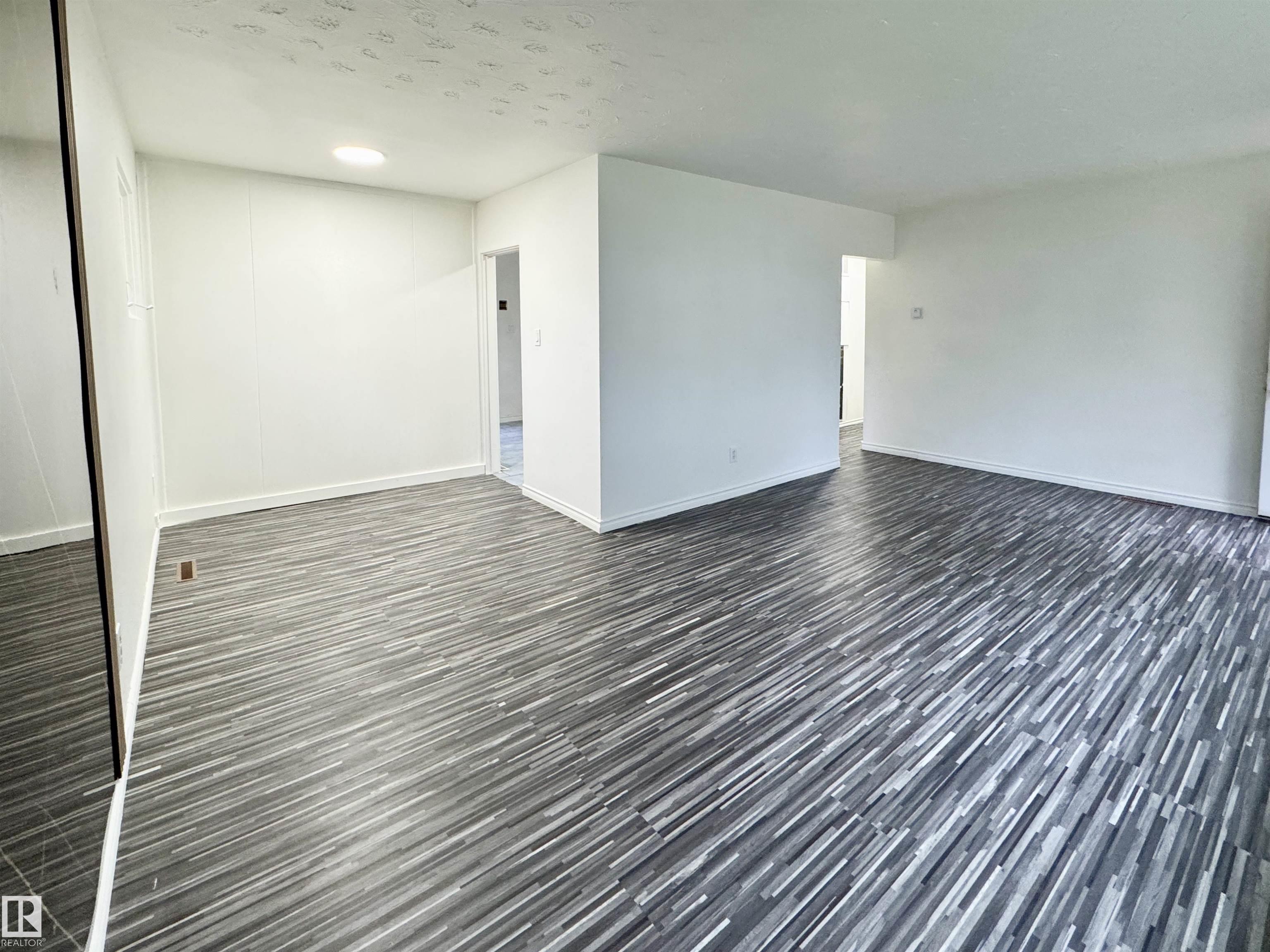 Photo 7 at 16415 106 Avenue NW, Britannia Youngstown, Edmonton