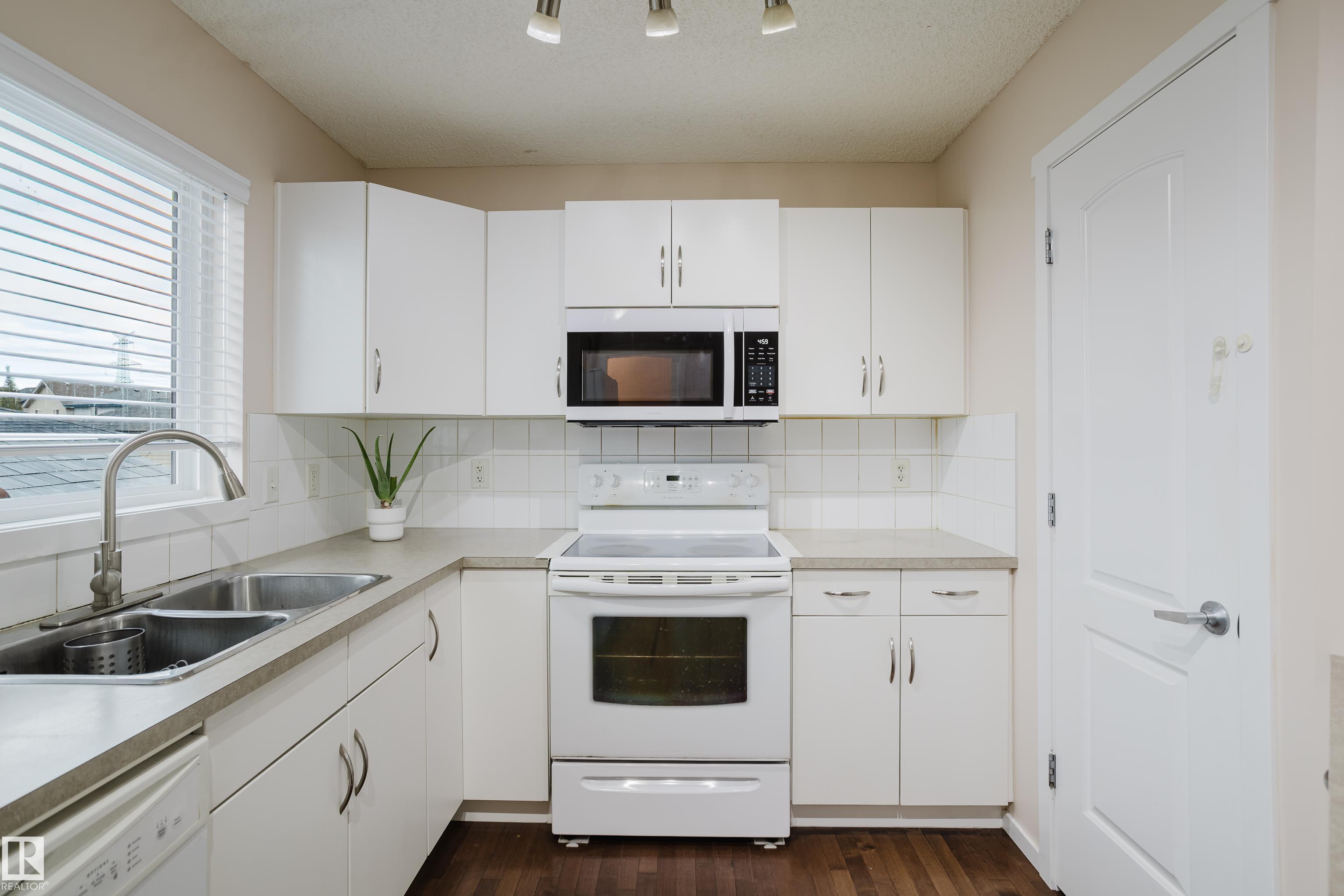 Photo 13 at 6028 3 Avenue SW, Charlesworth, Edmonton