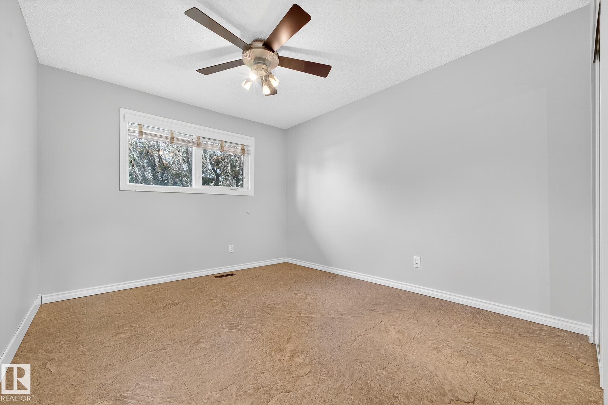 Photo 15 at 11423 35a Avenue NW, Greenfield, Edmonton