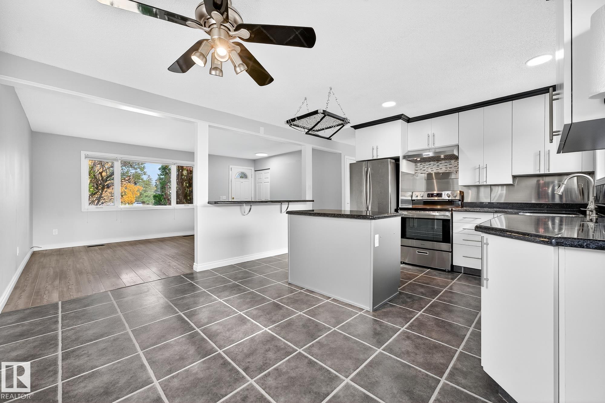 Photo 4 at 11423 35a Avenue NW, Greenfield, Edmonton
