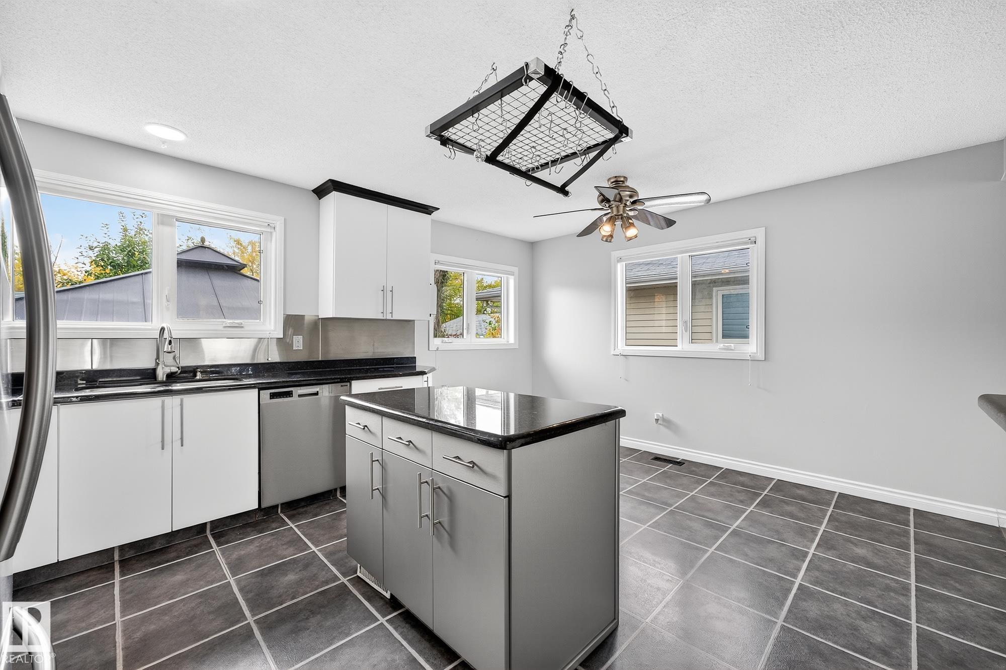 Photo 5 at 11423 35a Avenue NW, Greenfield, Edmonton