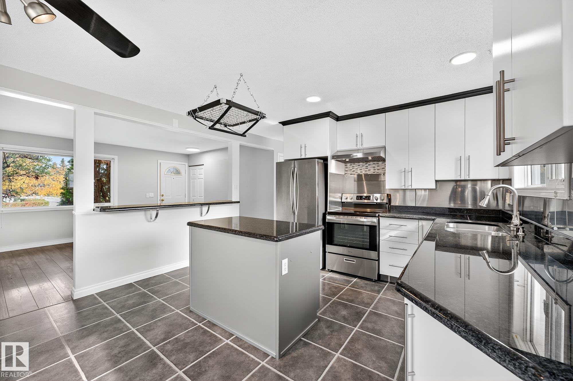 Photo 6 at 11423 35a Avenue NW, Greenfield, Edmonton