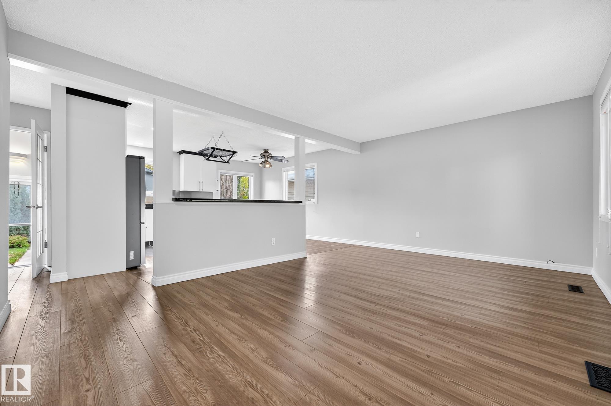 Photo 8 at 11423 35a Avenue NW, Greenfield, Edmonton