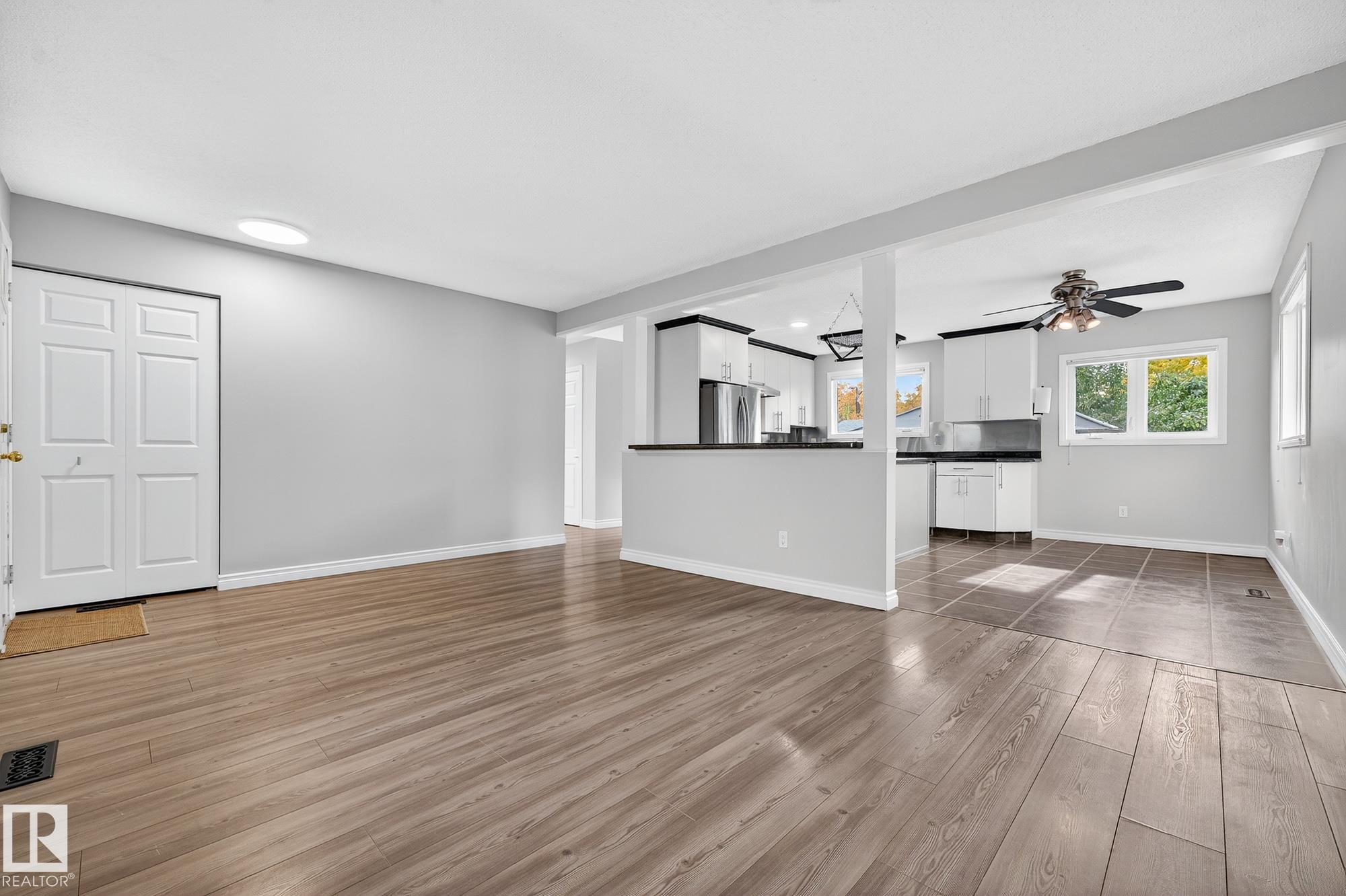 Photo 9 at 11423 35a Avenue NW, Greenfield, Edmonton