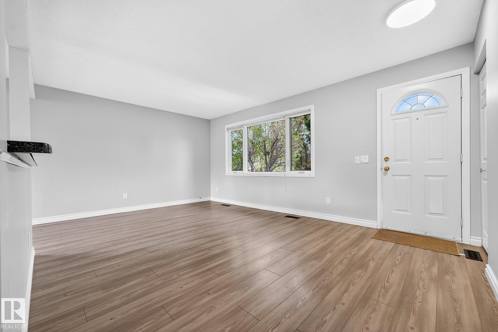 Photo 10 at 11423 35a Avenue NW, Greenfield, Edmonton