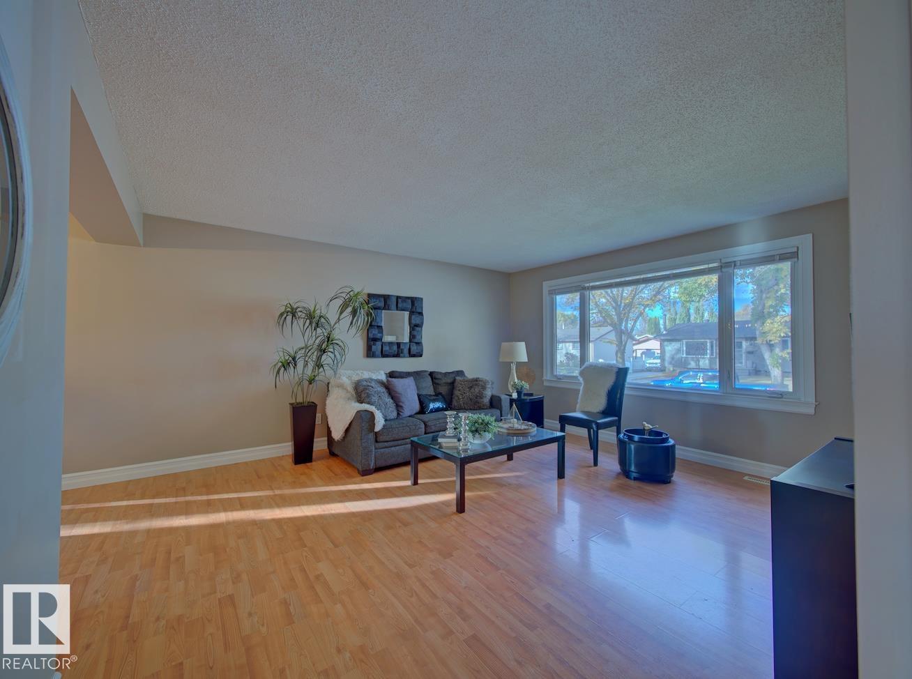 Photo 4 at 9621 89a Street, Pineview Fort Sask., Fort Saskatchewan