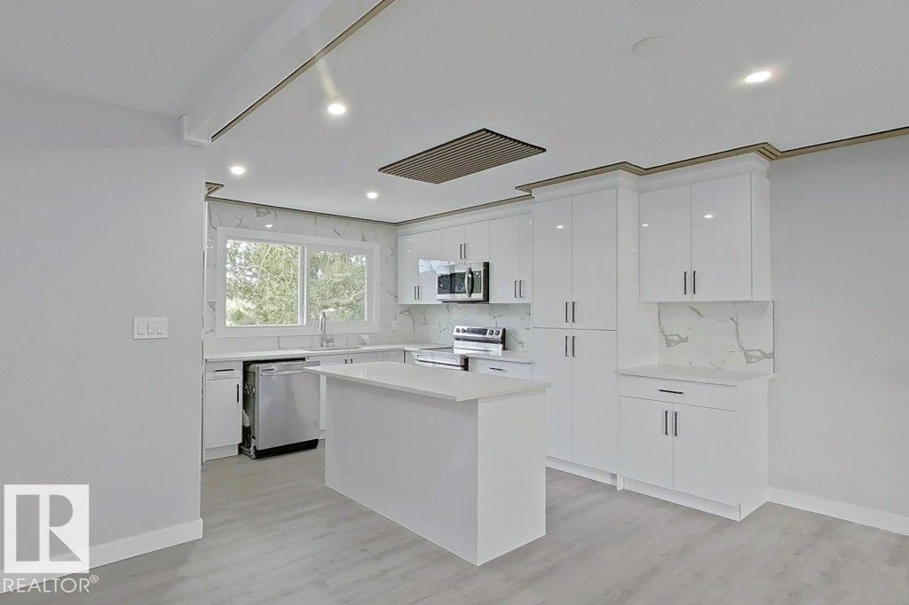 Photo 5 at 18429 91 Avenue NW, Belmead, Edmonton