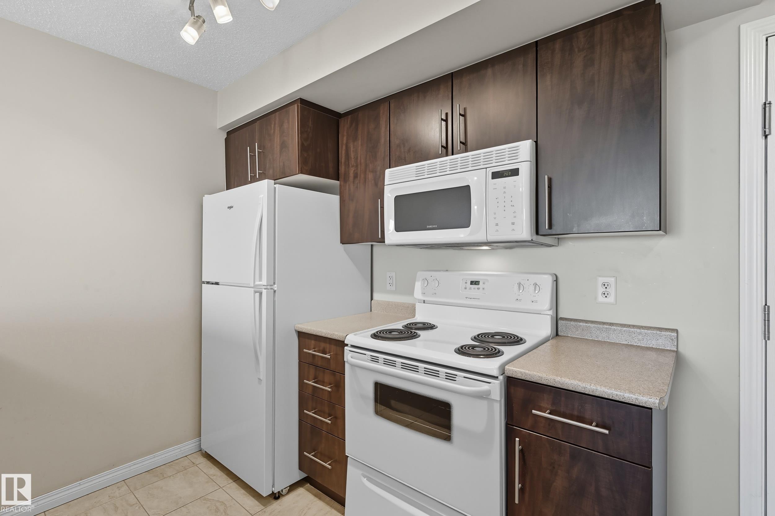 Photo 8 at 313 - 6925 199 Street NW, Glastonbury, Edmonton