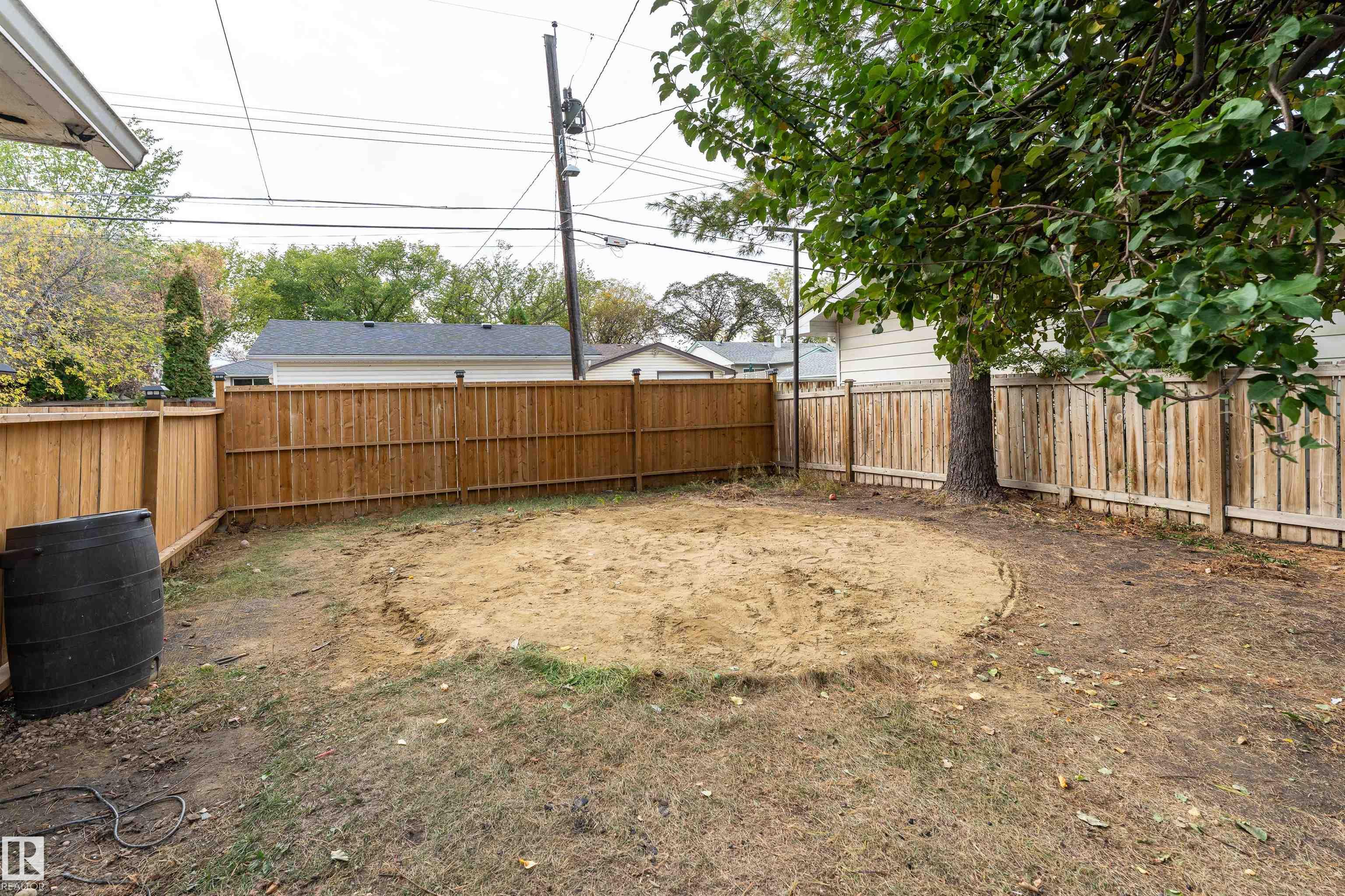 Photo 33 at 12316 140 Street NW, Dovercourt, Edmonton