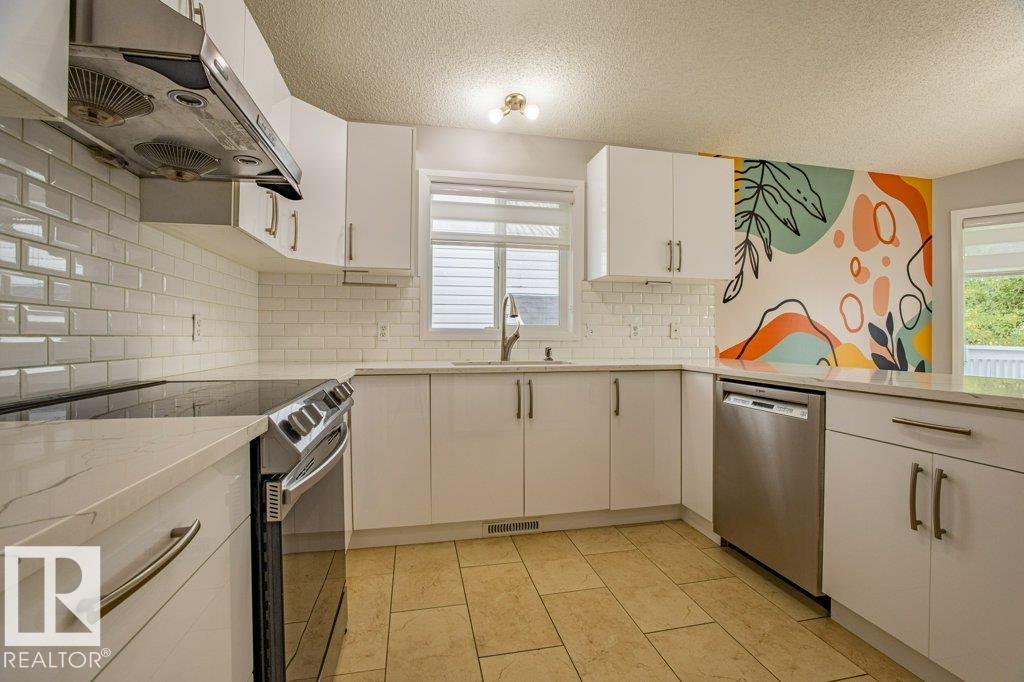 Photo 6 at 2812 40a Avenue NW, Larkspur, Edmonton