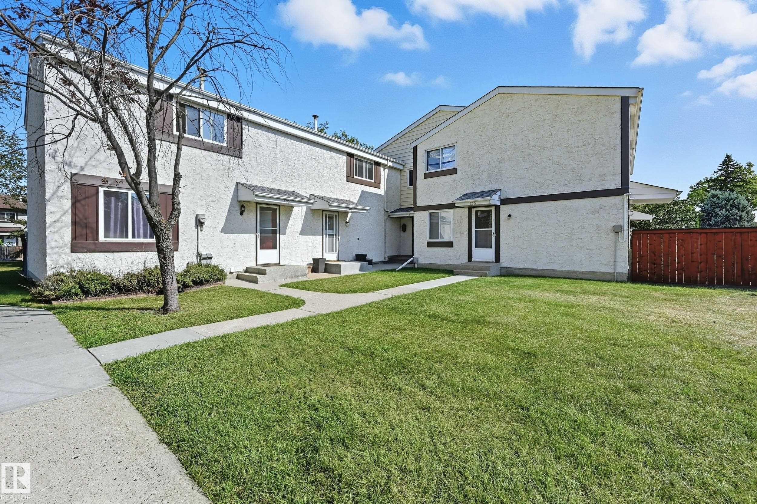 Photo 2 at 118 Primrose Gardens NW, Aldergrove, Edmonton