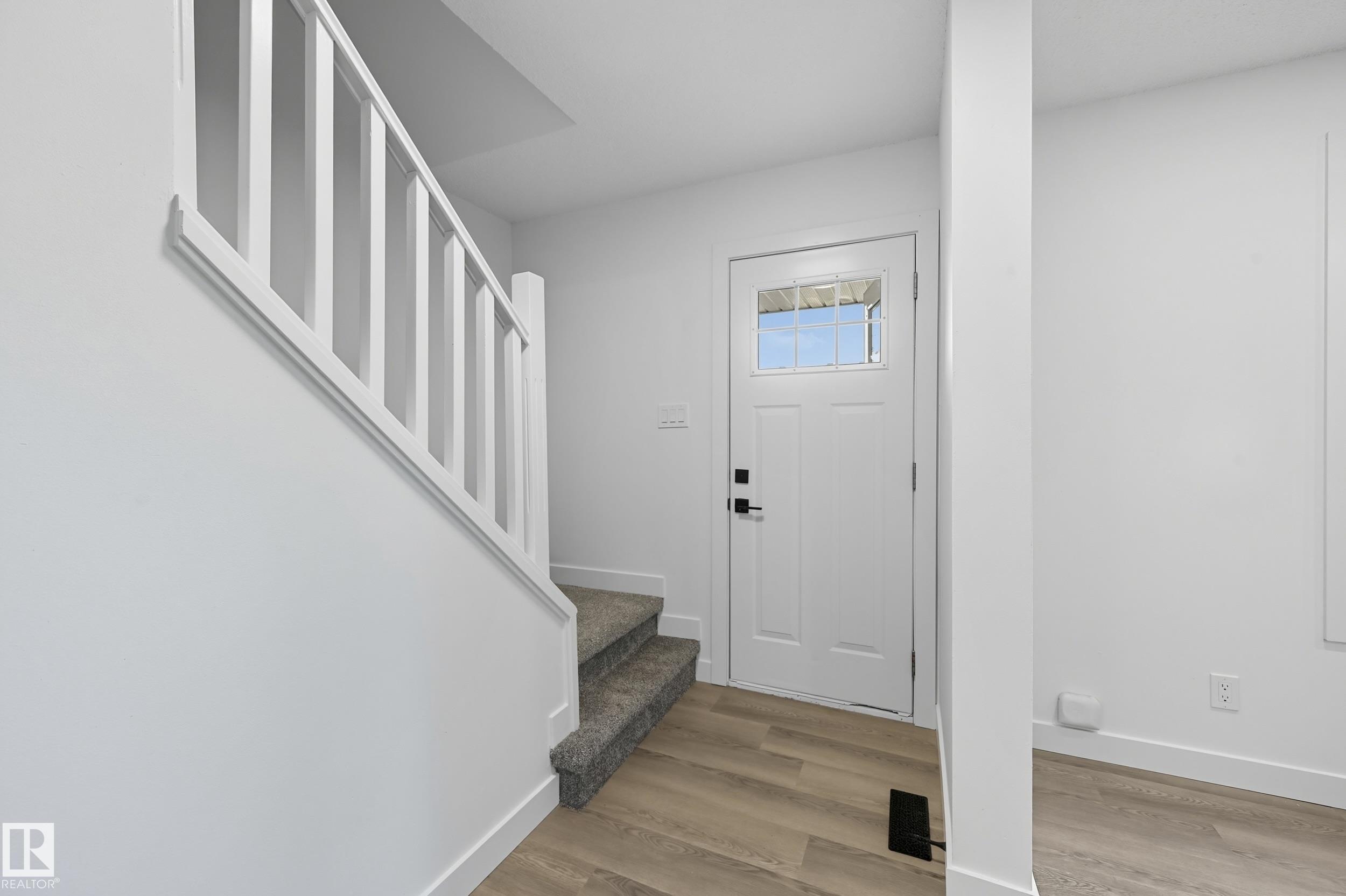 Photo 3 at 118 Primrose Gardens NW, Aldergrove, Edmonton