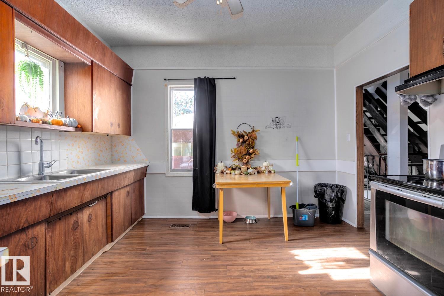 Photo 8 at 12116 48 Street NW, Beacon Heights, Edmonton