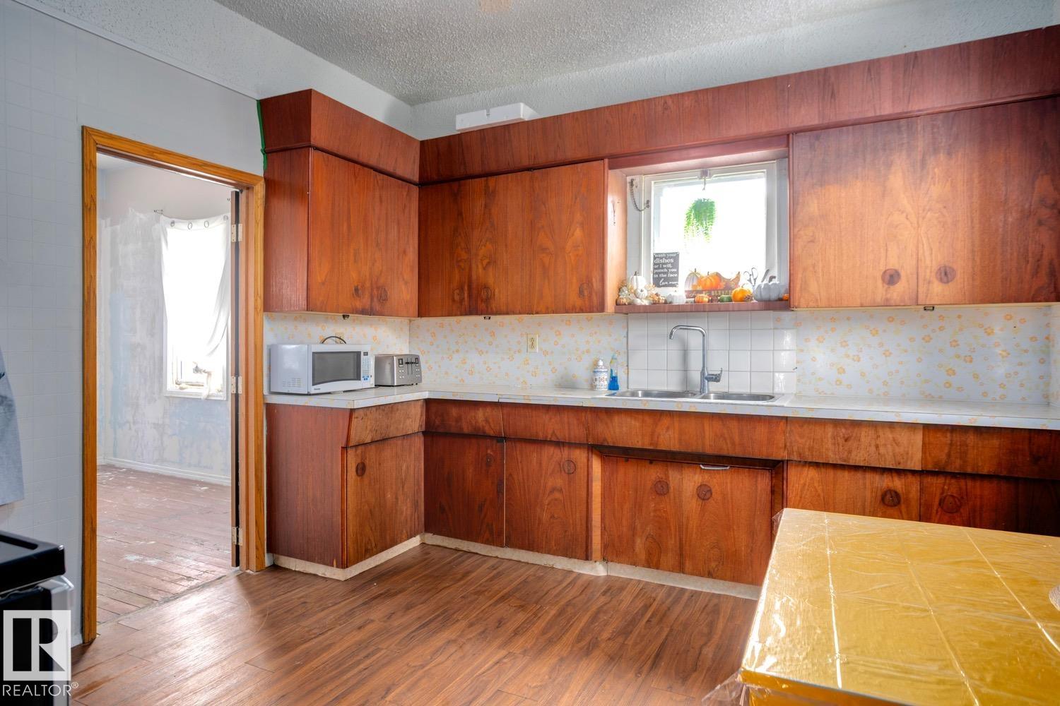 Photo 10 at 12116 48 Street NW, Beacon Heights, Edmonton