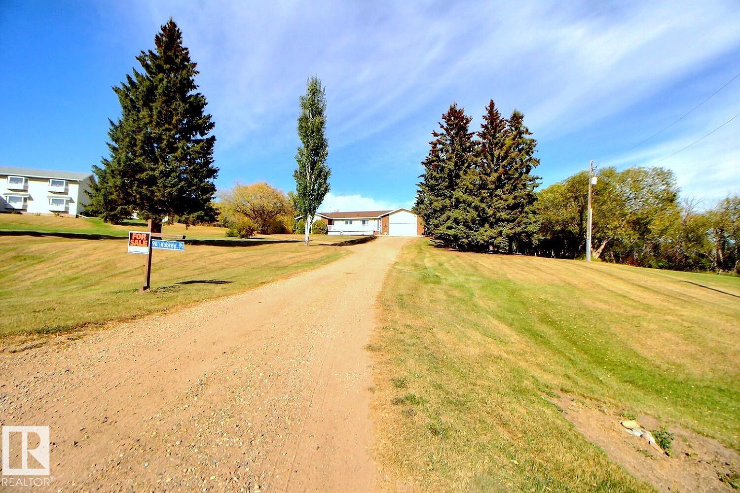 Photo 2 at 96 - 23516 Twp Road 560, Hewitt Estate, Rural Sturgeon County