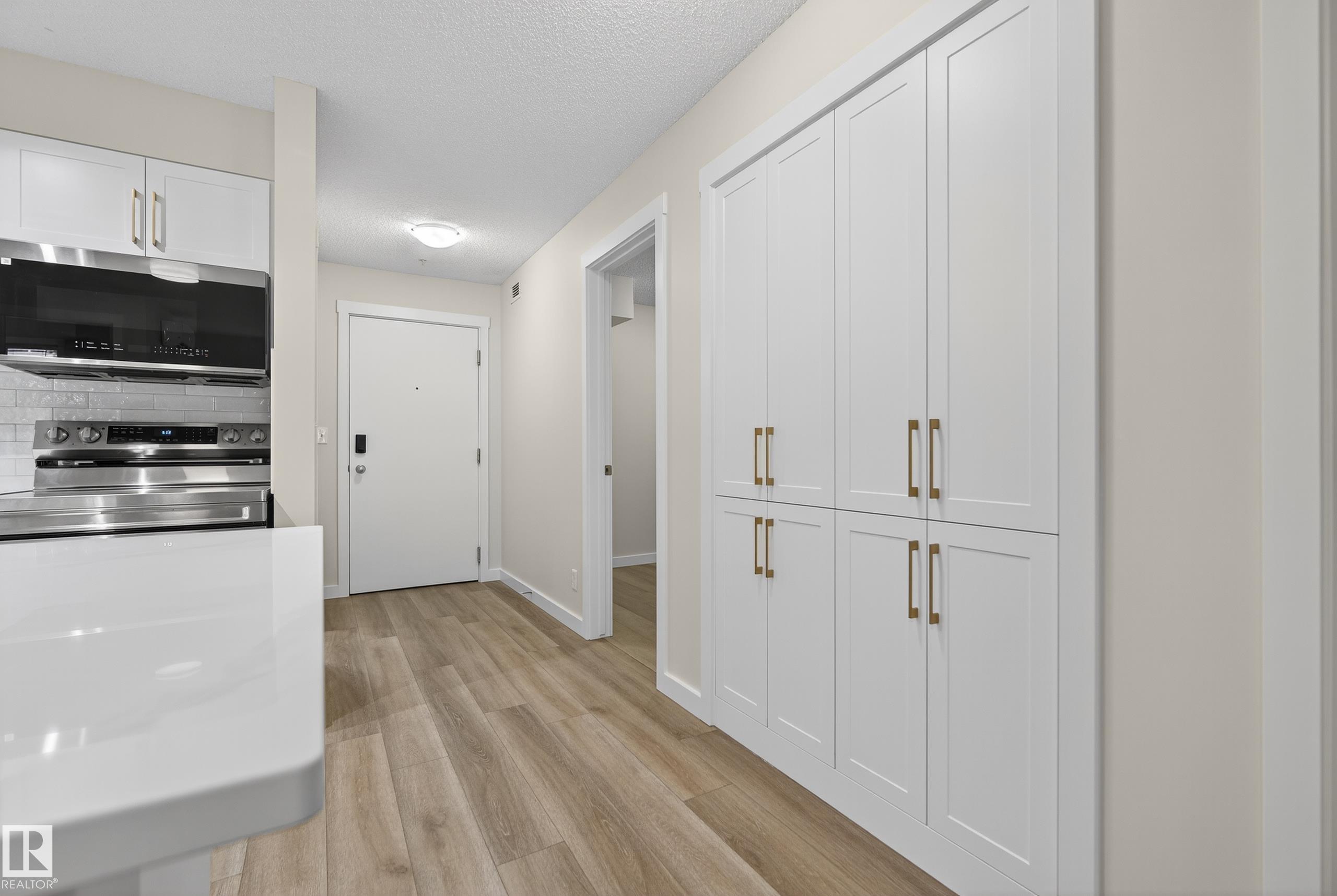 Photo 5 at 109 - 5804 Mullen Place NW, MacTaggart, Edmonton
