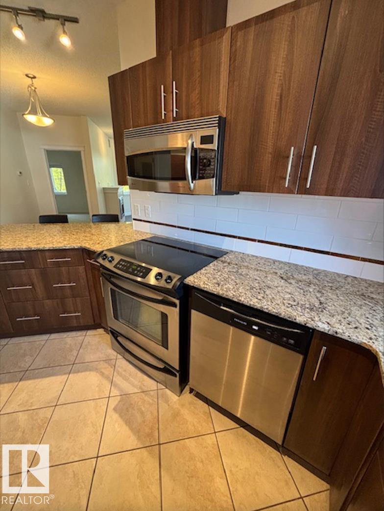 Photo 11 at 206 - 10333 112 Street NW, Wîhkwêntôwin, Edmonton