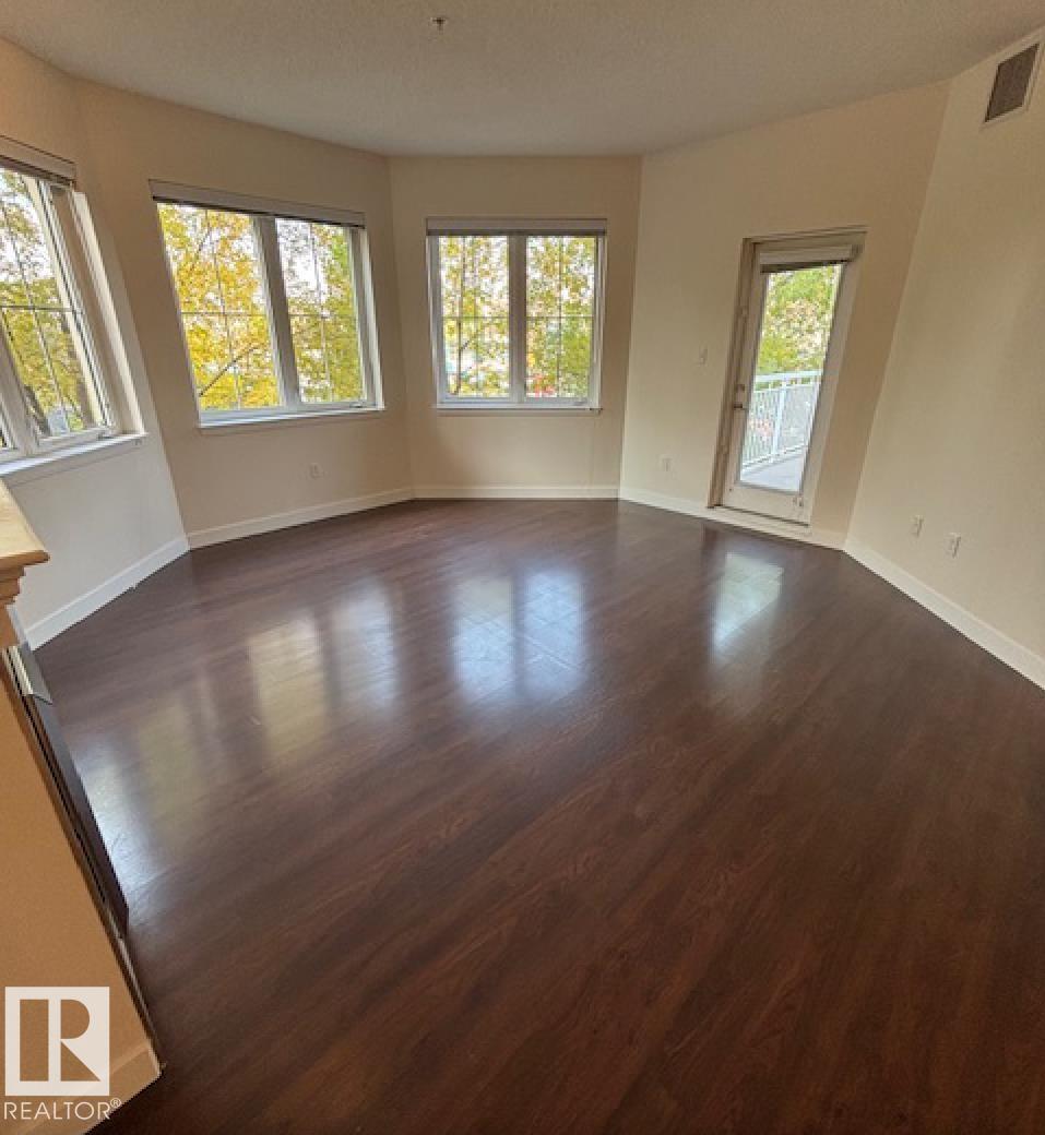 Photo 27 at 206 - 10333 112 Street NW, Wîhkwêntôwin, Edmonton