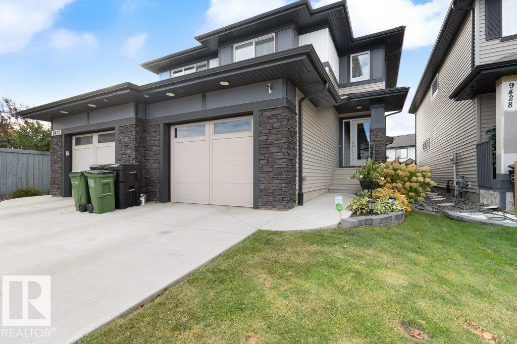 Photo 2 at 9424 209 Street NW, Webber Greens, Edmonton