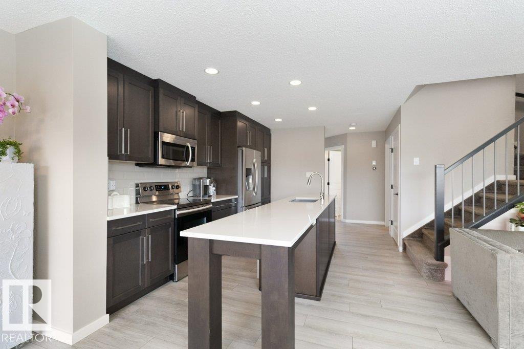Photo 11 at 9424 209 Street NW, Webber Greens, Edmonton