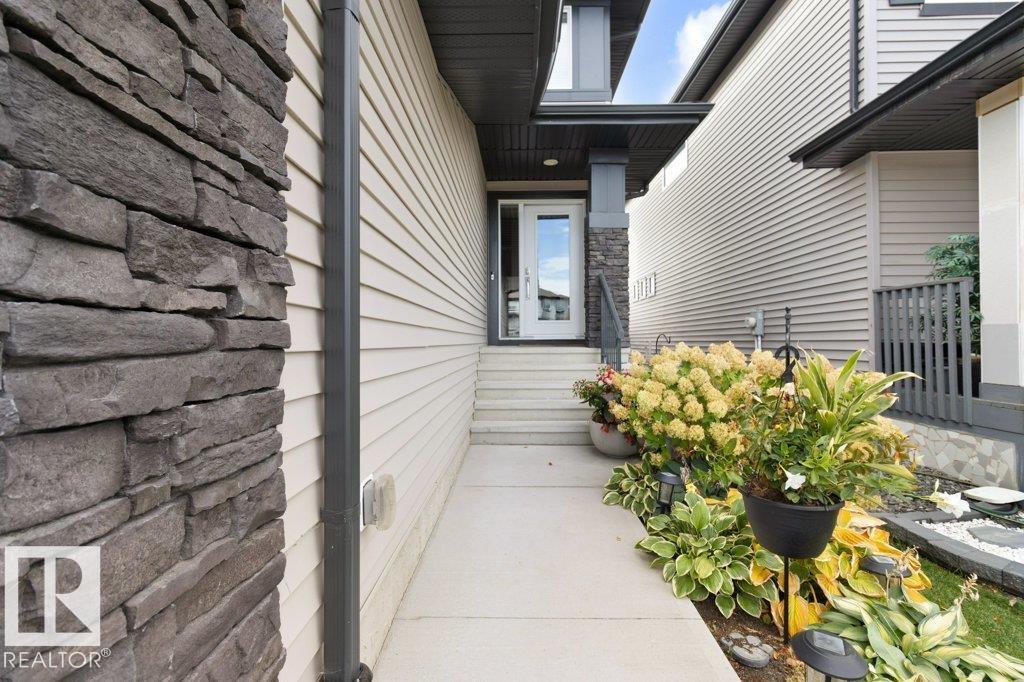Photo 4 at 9424 209 Street NW, Webber Greens, Edmonton