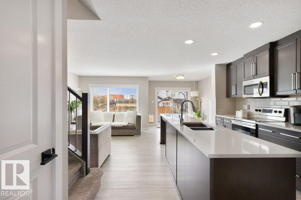 Photo 8 at 9424 209 Street NW, Webber Greens, Edmonton