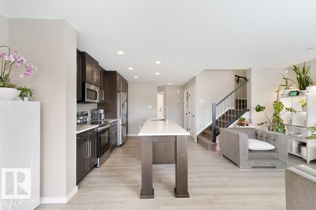 Photo 10 at 9424 209 Street NW, Webber Greens, Edmonton