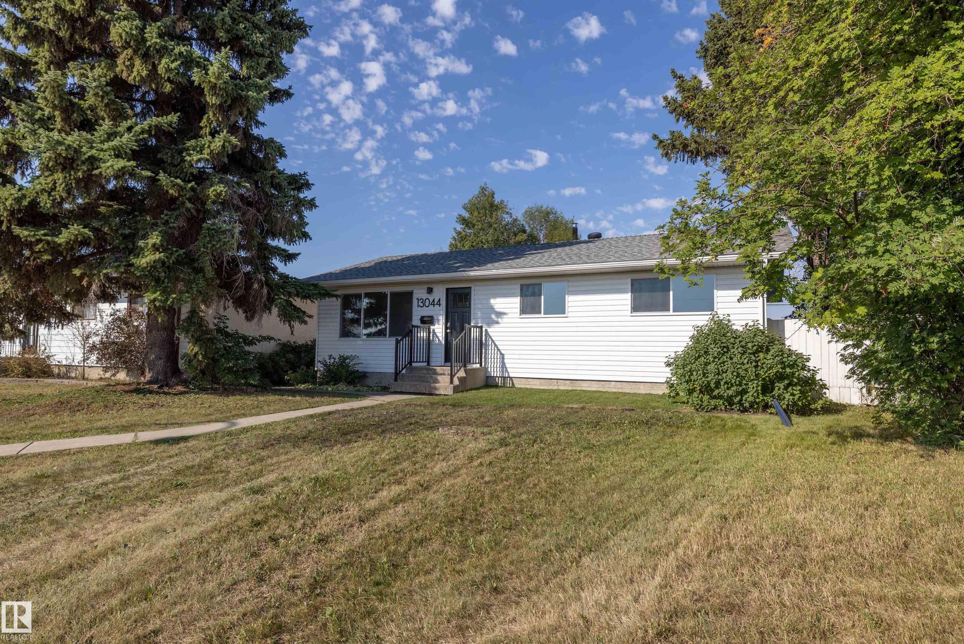 Photo 2 at 13044 78 Street NW, Balwin, Edmonton