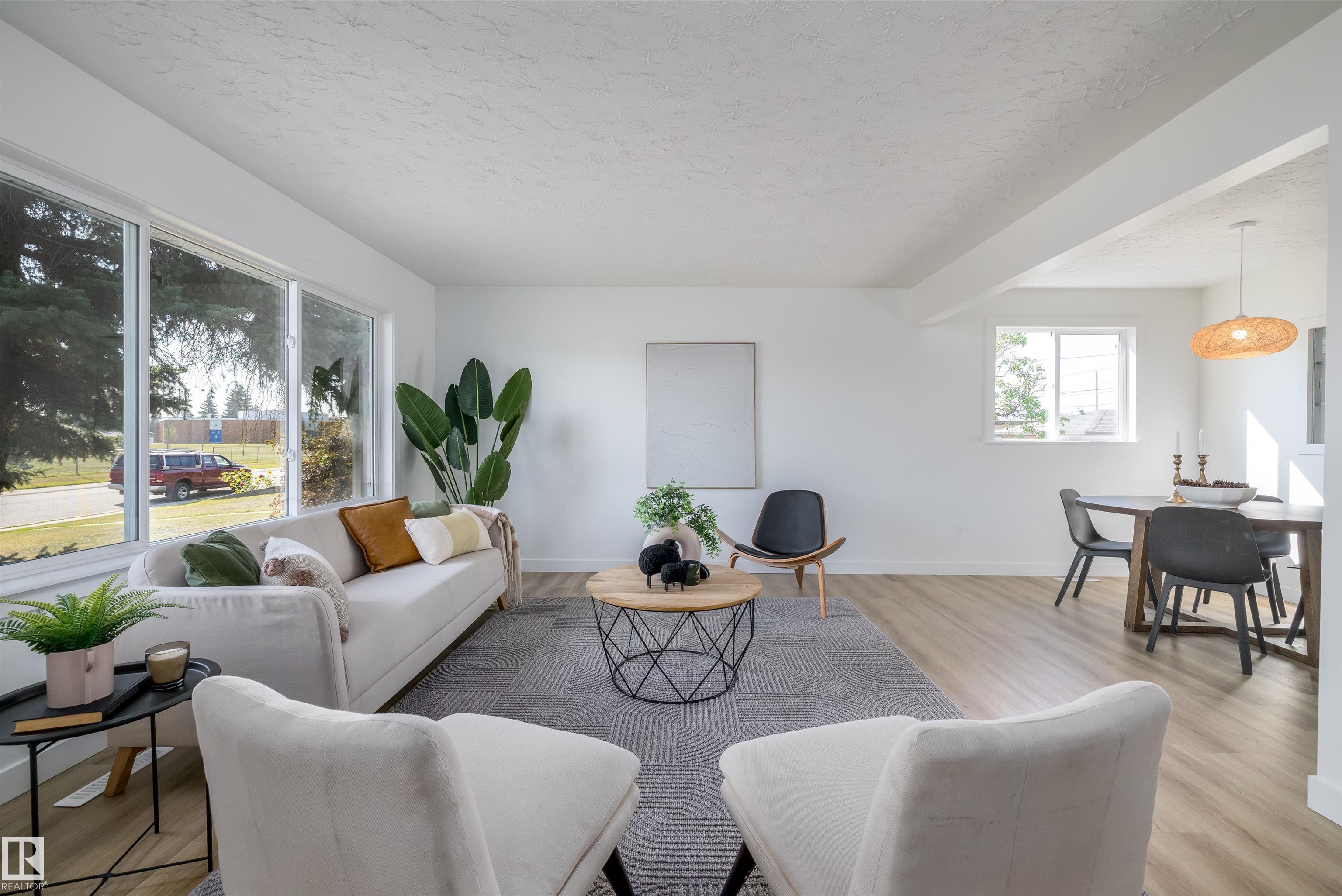 Photo 3 at 13044 78 Street NW, Balwin, Edmonton
