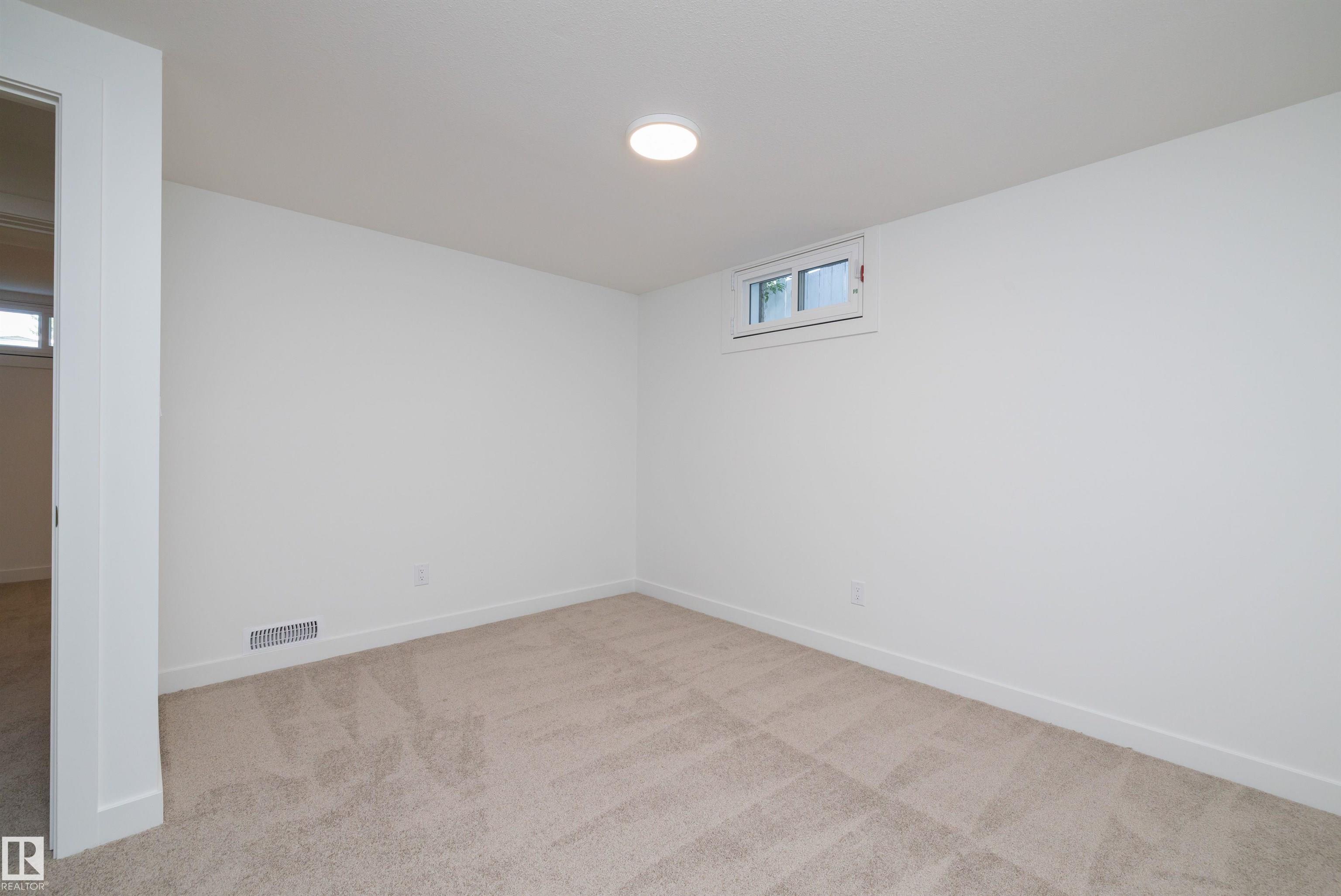 Photo 32 at 13044 78 Street NW, Balwin, Edmonton