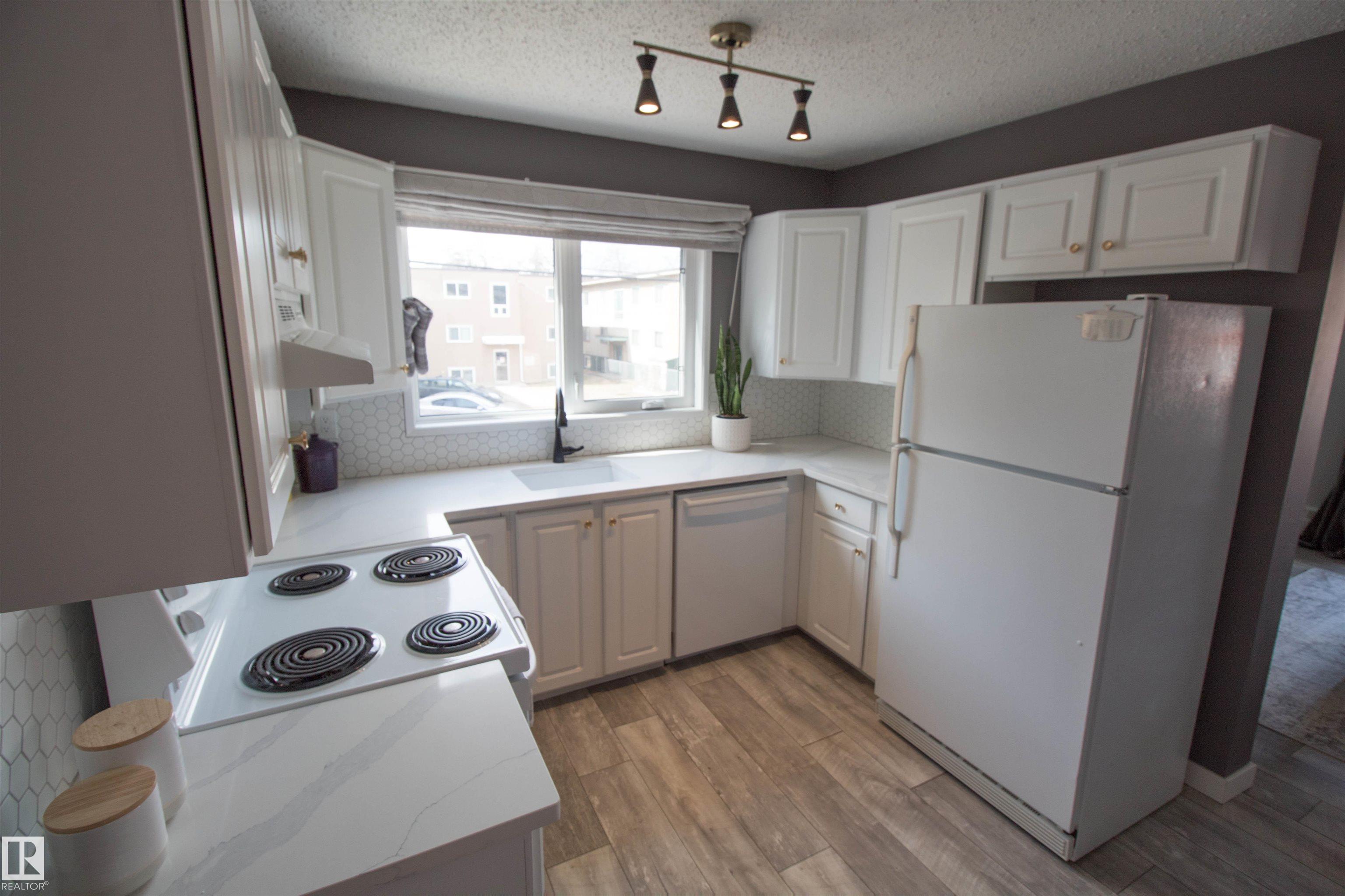 38 - 10208 113 Street NW, Wîhkwêntôwin, Edmonton 