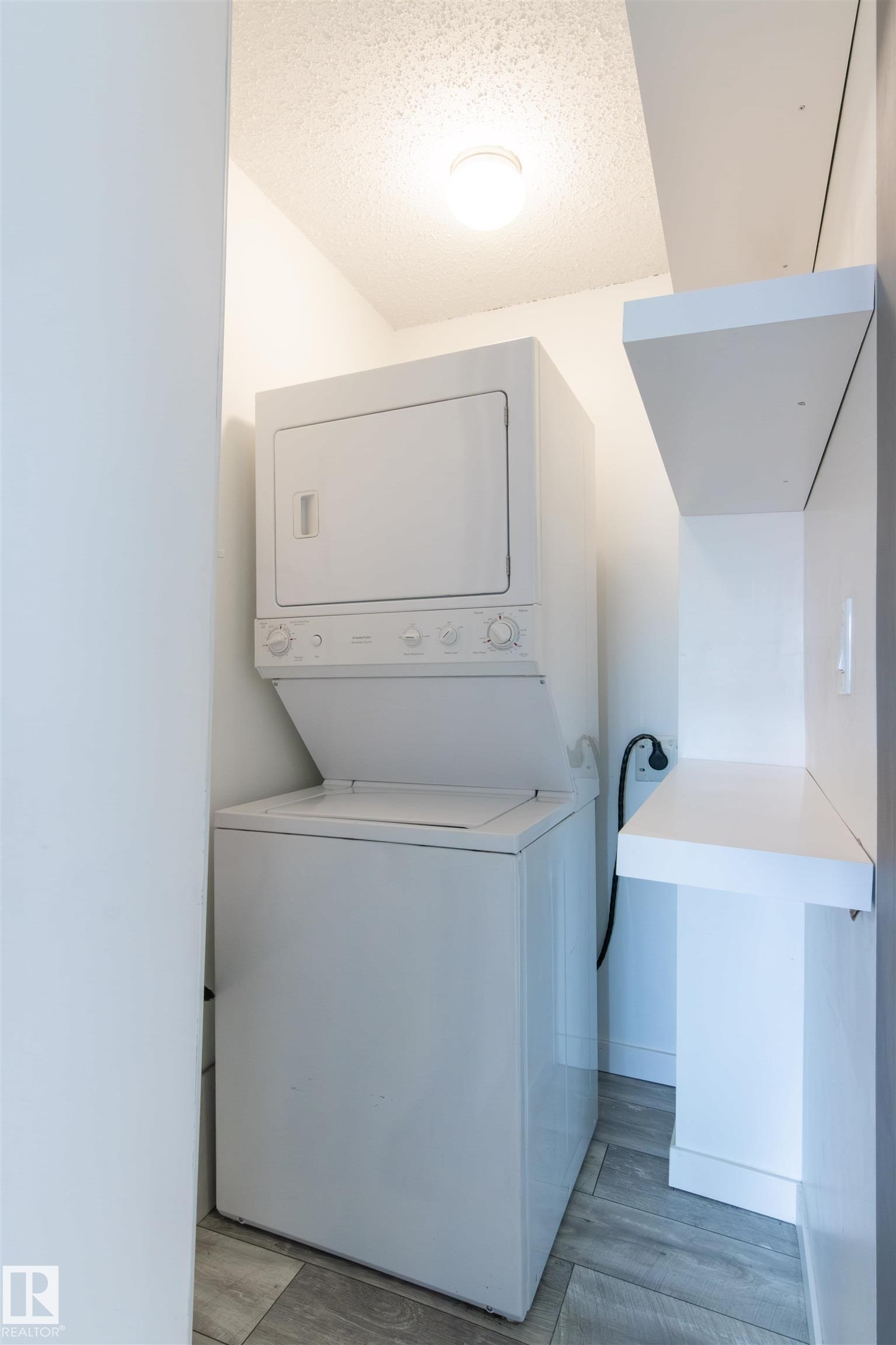 Photo 22 at 38 - 10208 113 Street NW, Wîhkwêntôwin, Edmonton