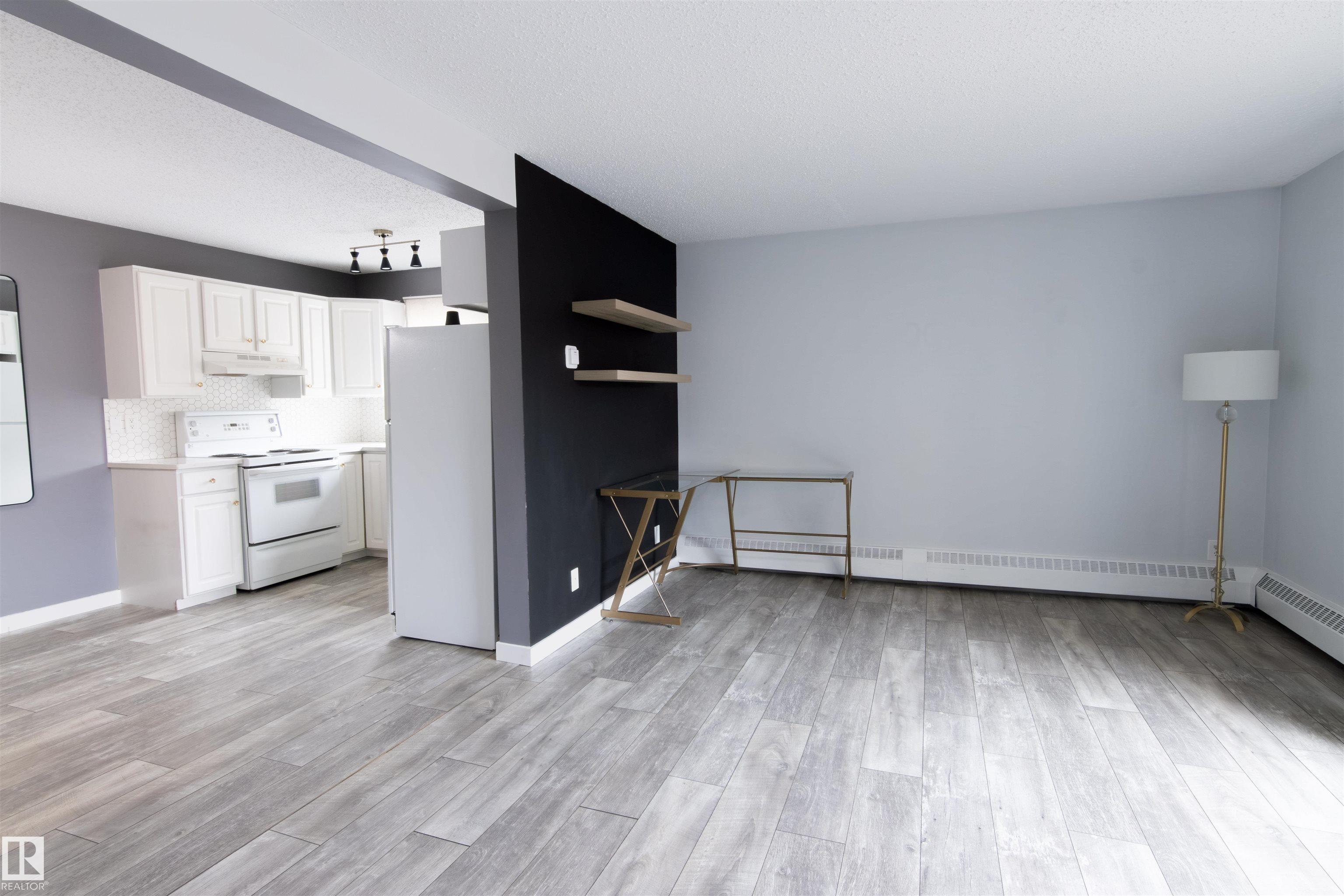 Photo 9 at 38 - 10208 113 Street NW, Wîhkwêntôwin, Edmonton