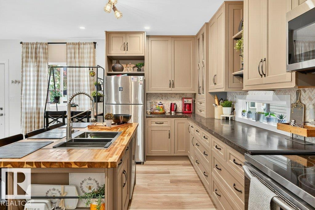 Photo 17 at 9738 81 Avenue NW, Ritchie, Edmonton