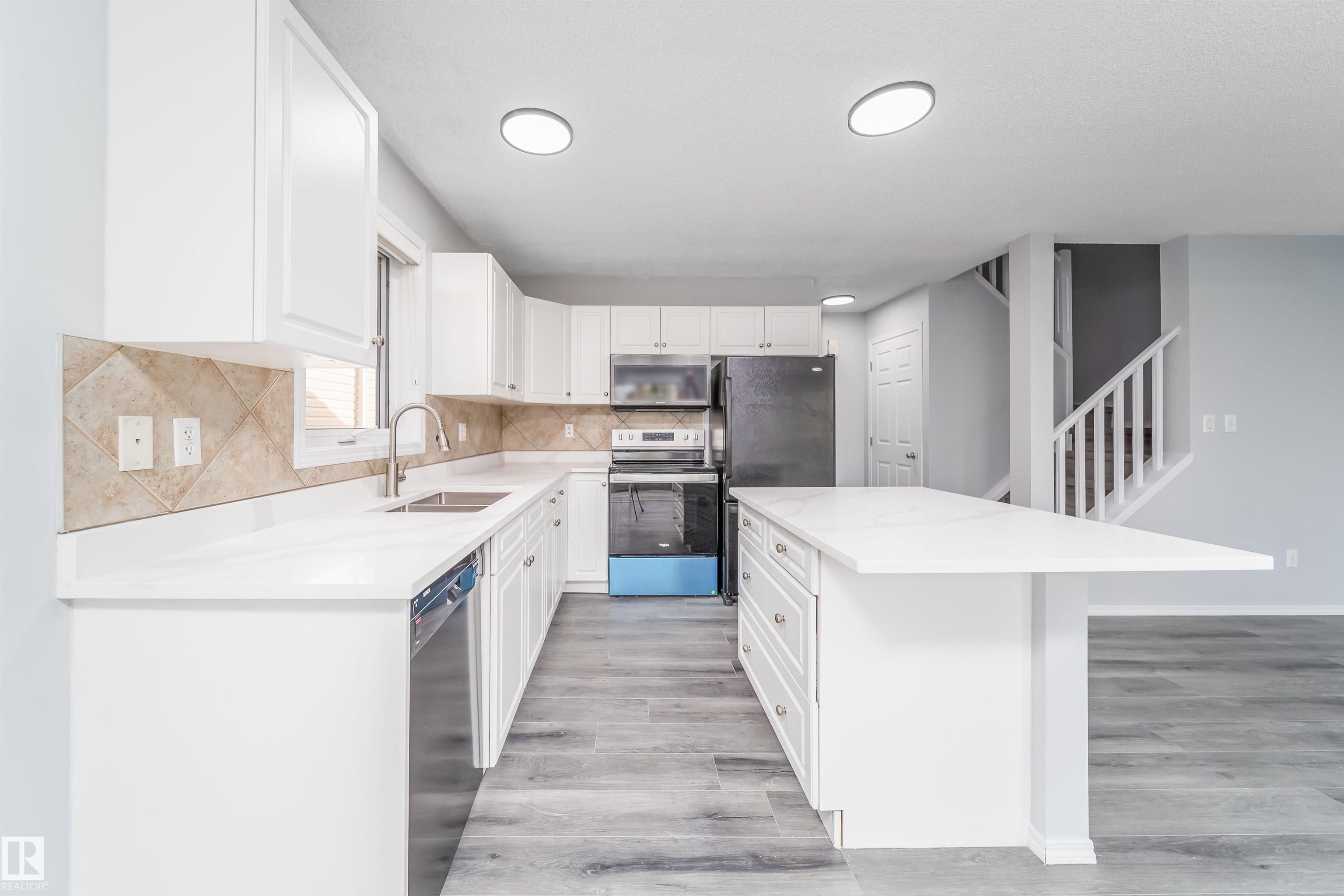 Photo 6 at 32 - 120 Magrath Road NW, Magrath Heights, Edmonton