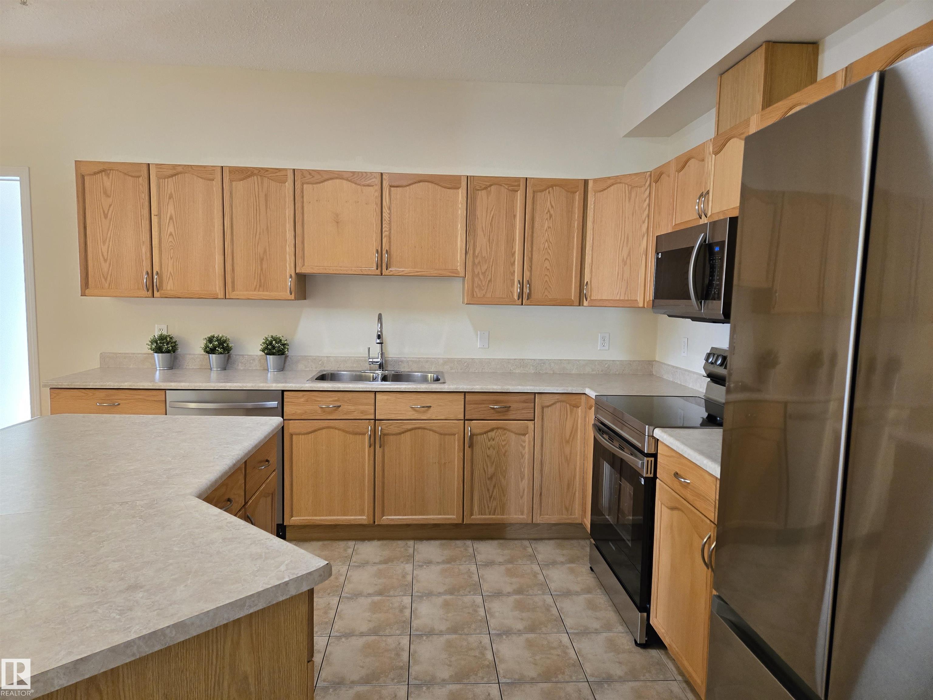 Photo 6 at 322 - 4304 139 Avenue NW, Clareview Town Centre, Edmonton