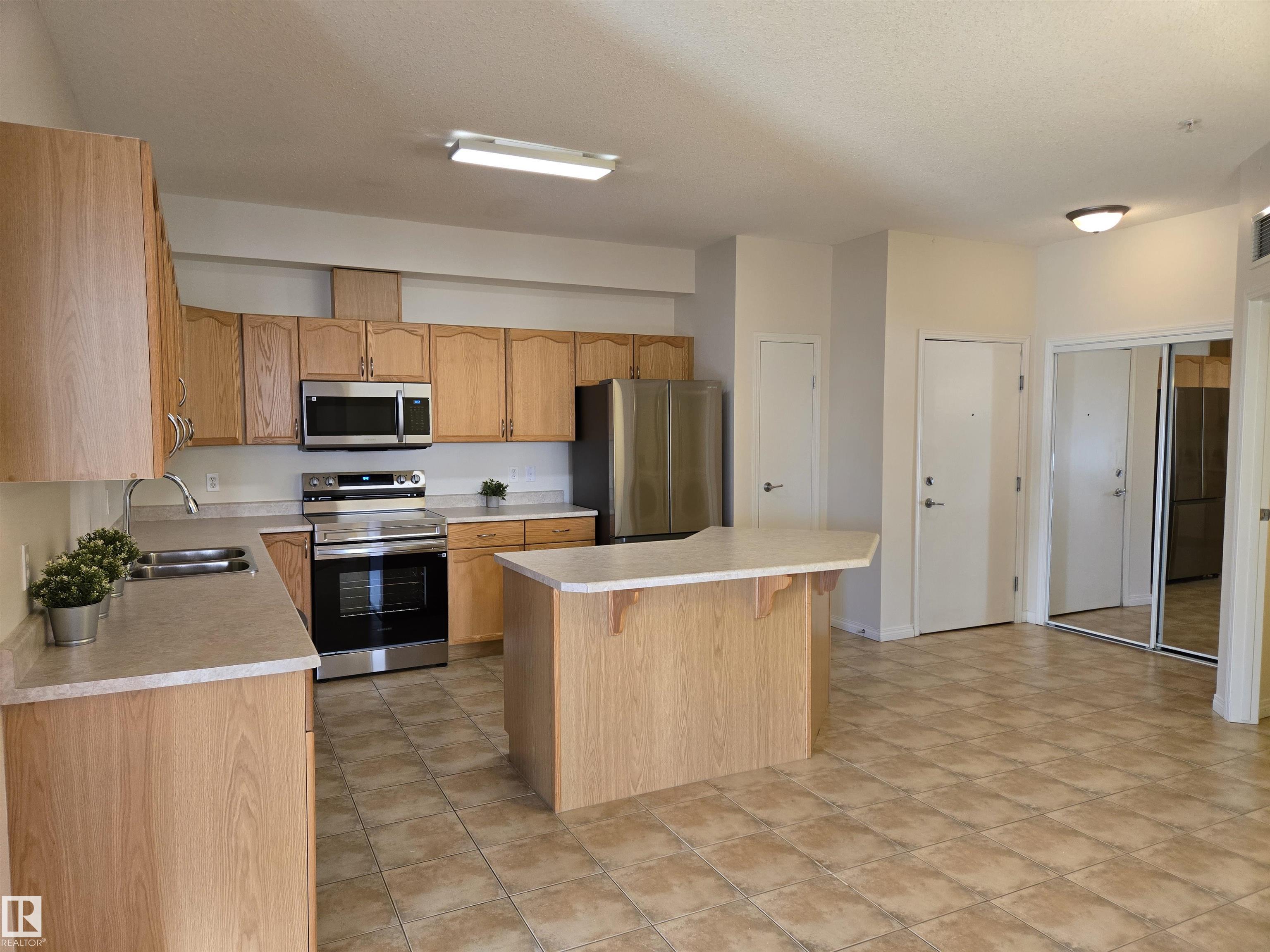 Photo 9 at 322 - 4304 139 Avenue NW, Clareview Town Centre, Edmonton