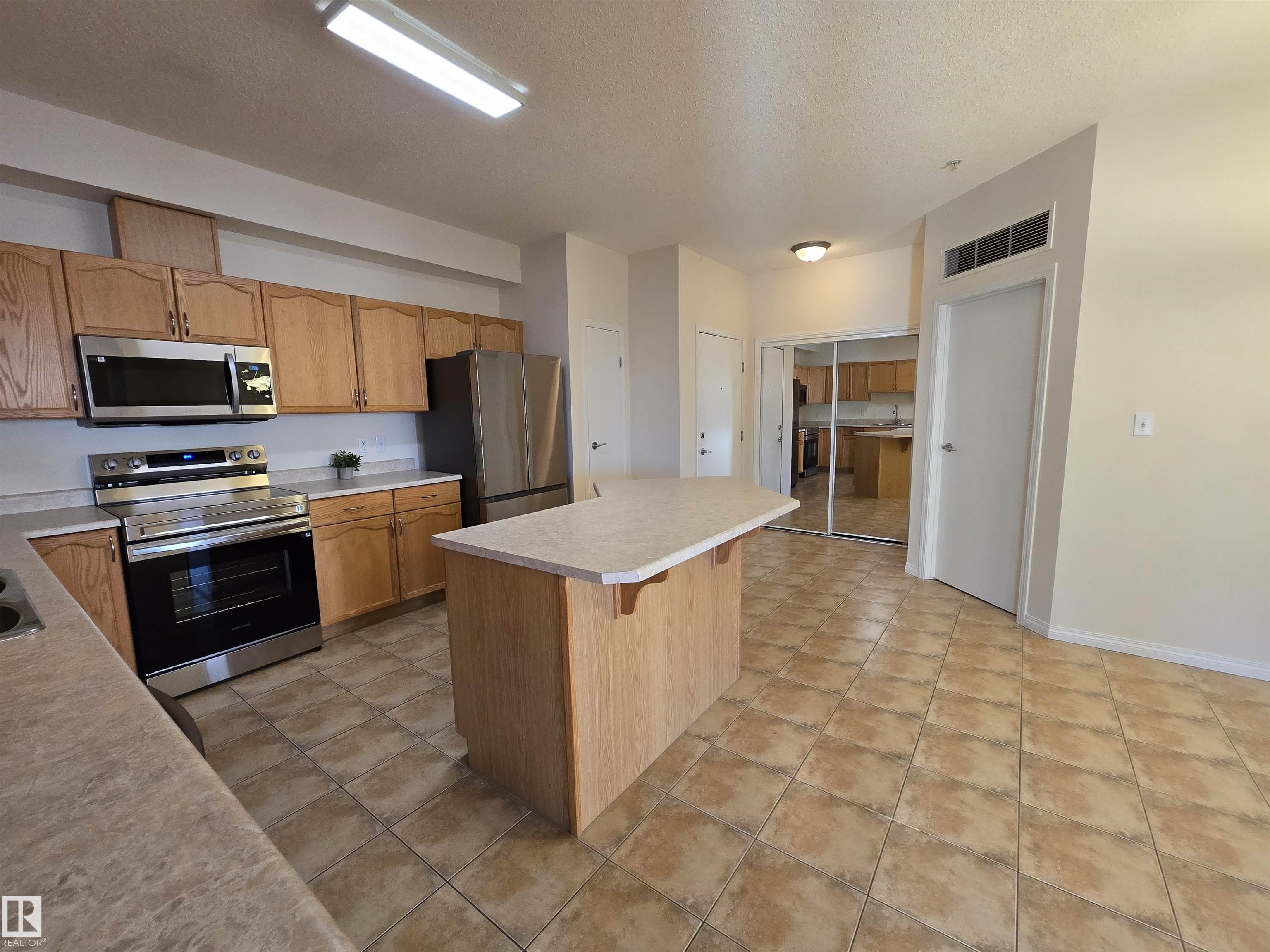 Photo 10 at 322 - 4304 139 Avenue NW, Clareview Town Centre, Edmonton