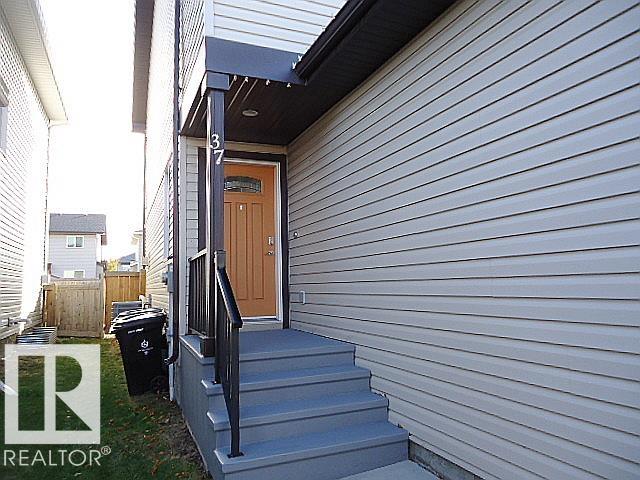 Photo 2 at 37 Roseberry Lane, South Fort, Fort Saskatchewan