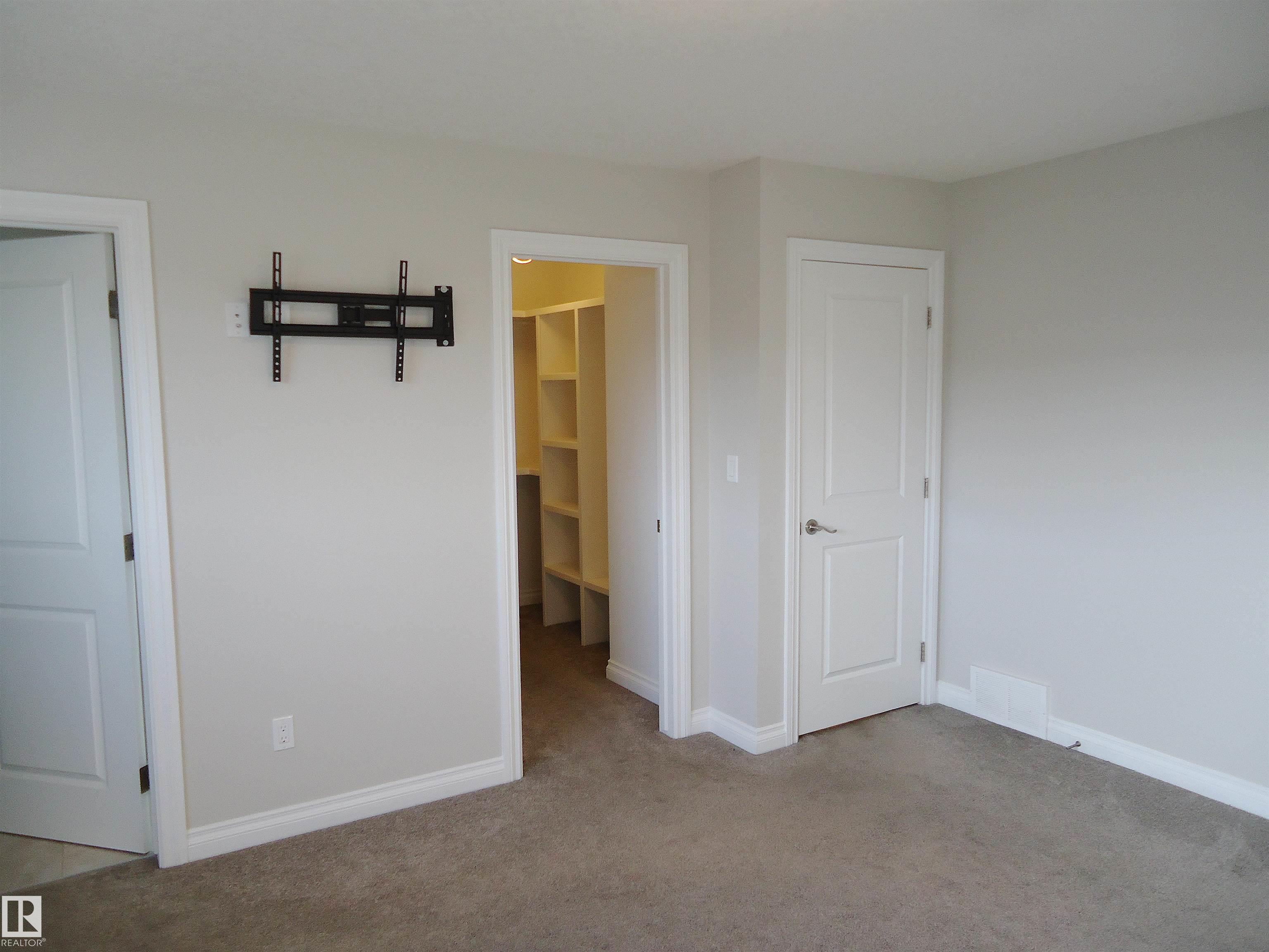 Photo 12 at 37 Roseberry Lane, South Fort, Fort Saskatchewan