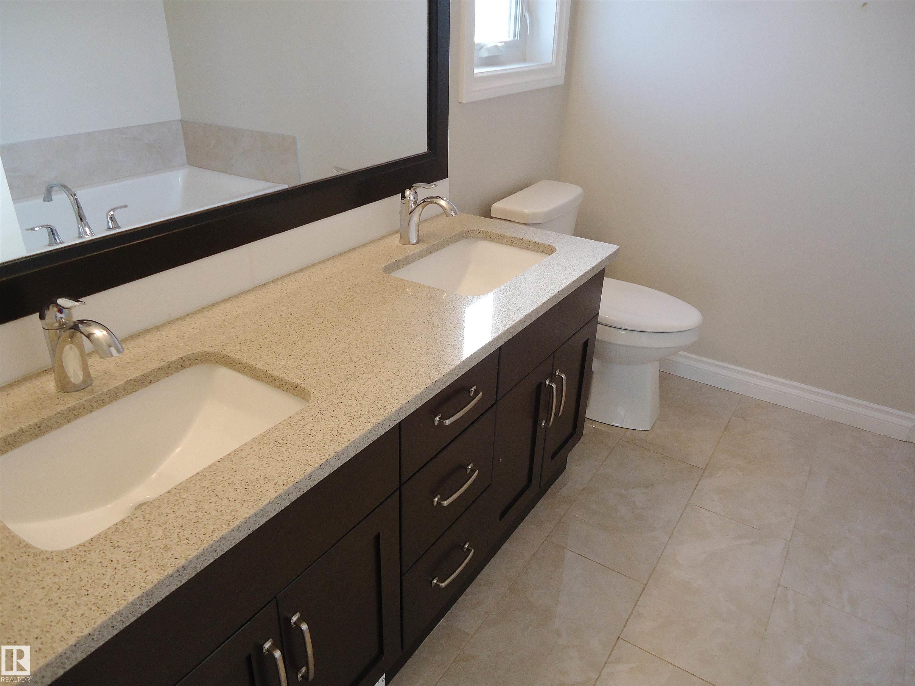 Photo 13 at 37 Roseberry Lane, South Fort, Fort Saskatchewan