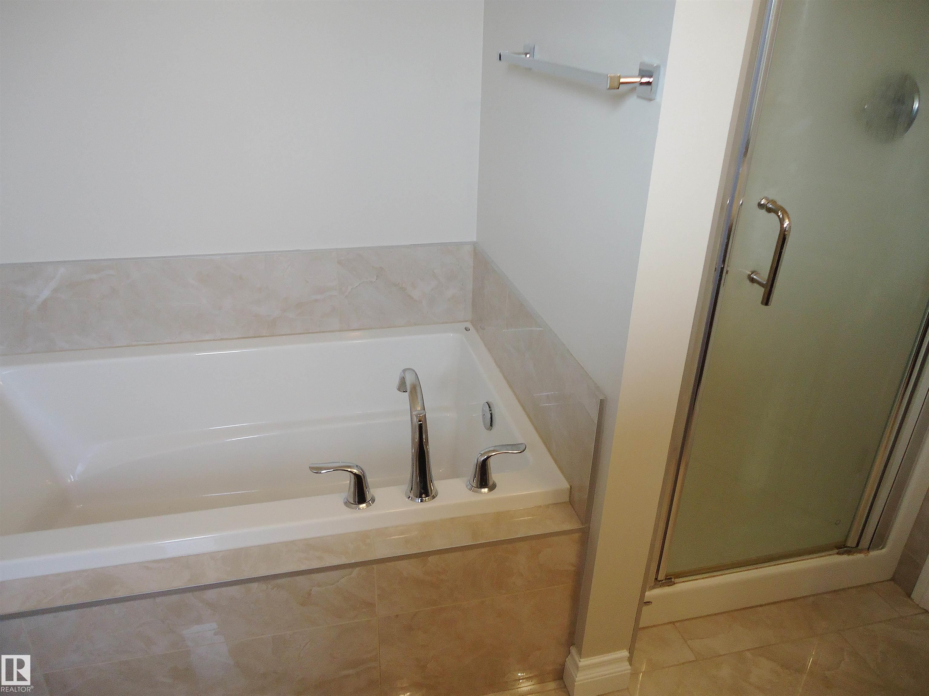 Photo 14 at 37 Roseberry Lane, South Fort, Fort Saskatchewan